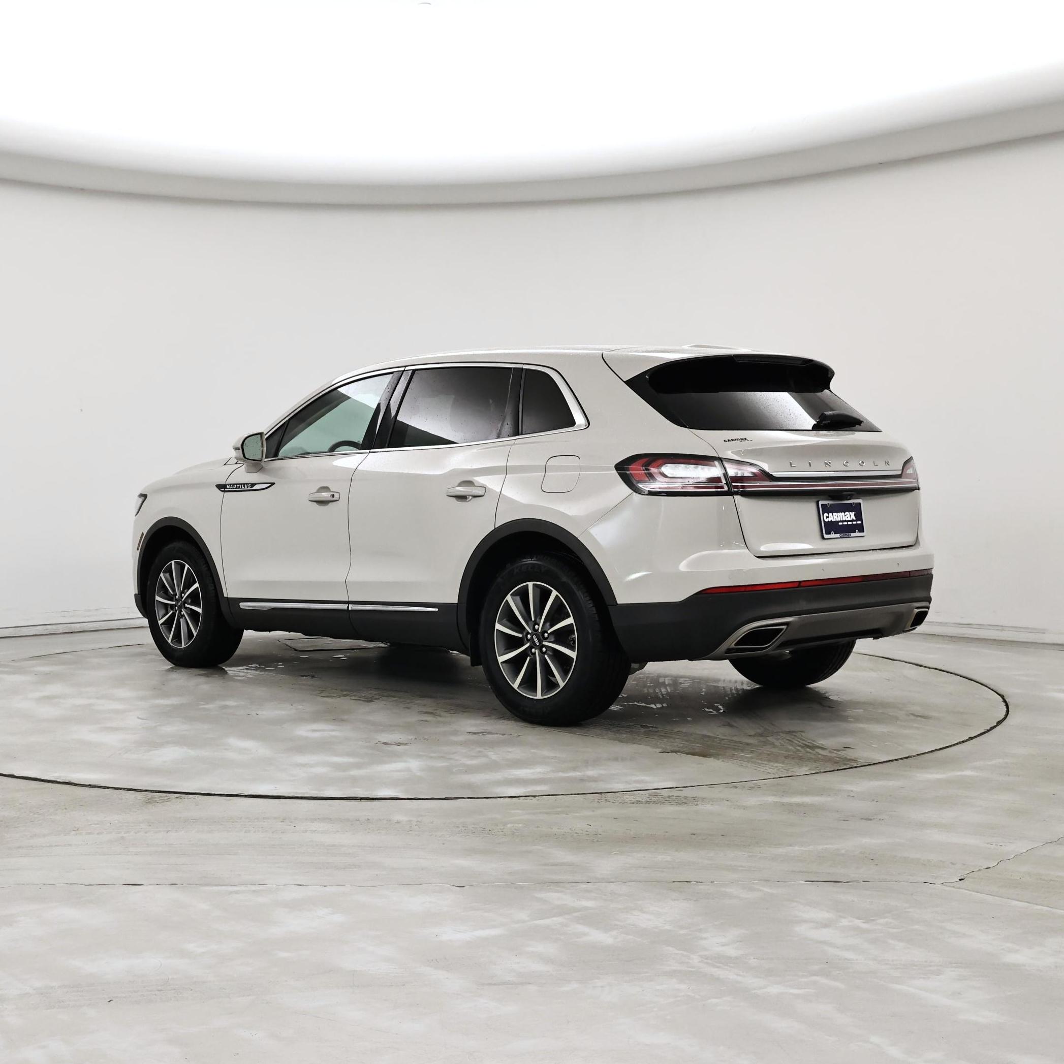 Thumbnail: 2022 Lincoln Nautilus - 2