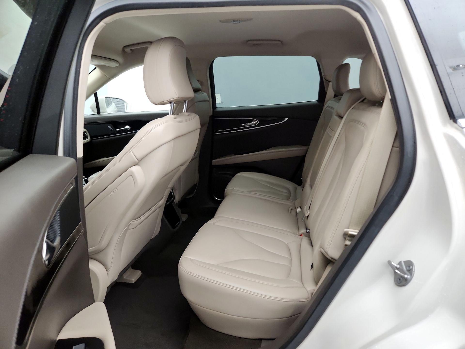 Thumbnail: 2022 Lincoln Nautilus - 19