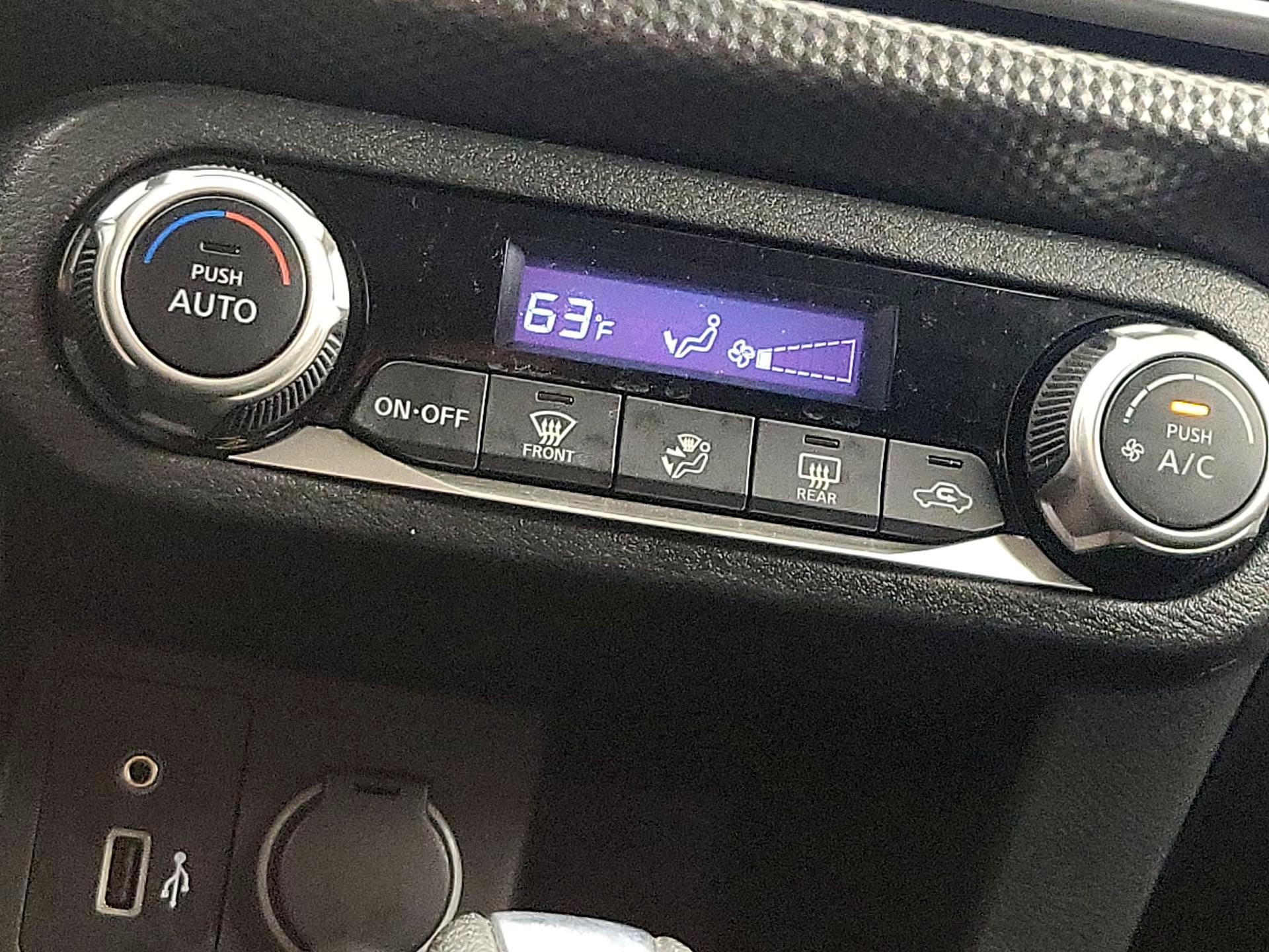 Thumbnail: 2020 Nissan Kicks - 16