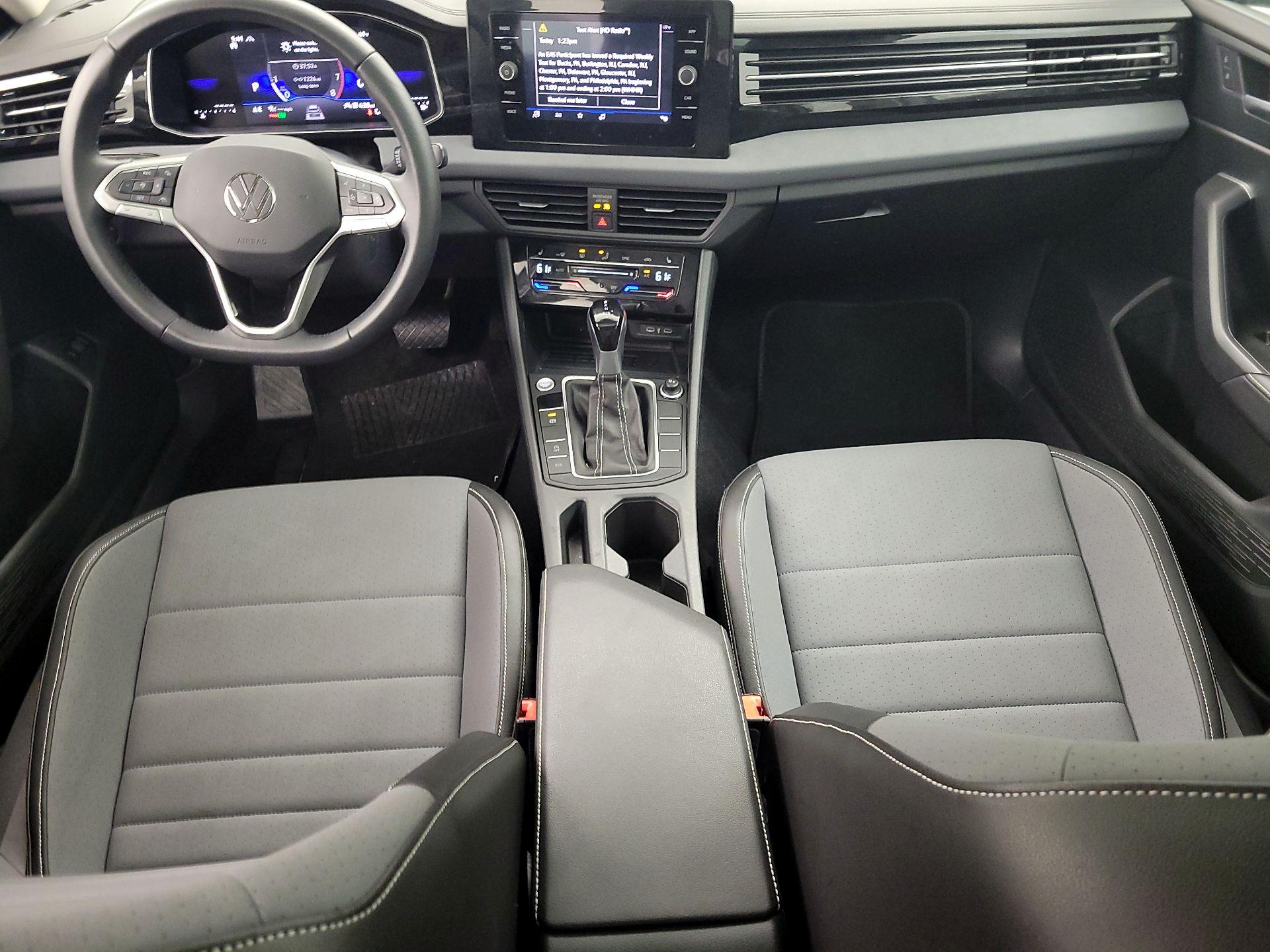 Thumbnail: 2025 Volkswagen Jetta - 9