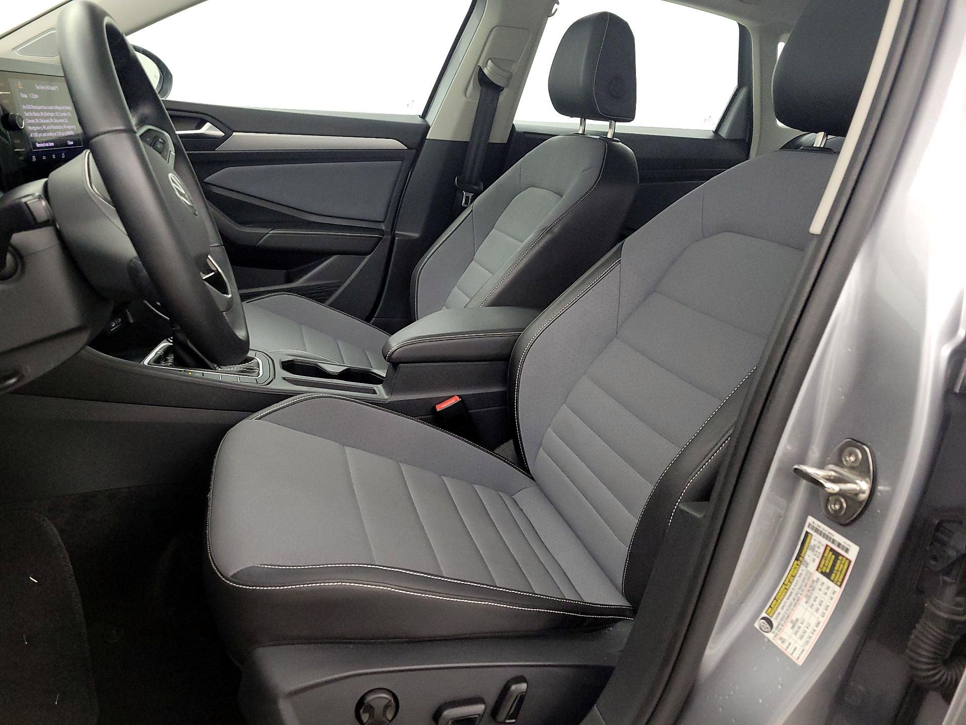 Thumbnail: 2025 Volkswagen Jetta - 11