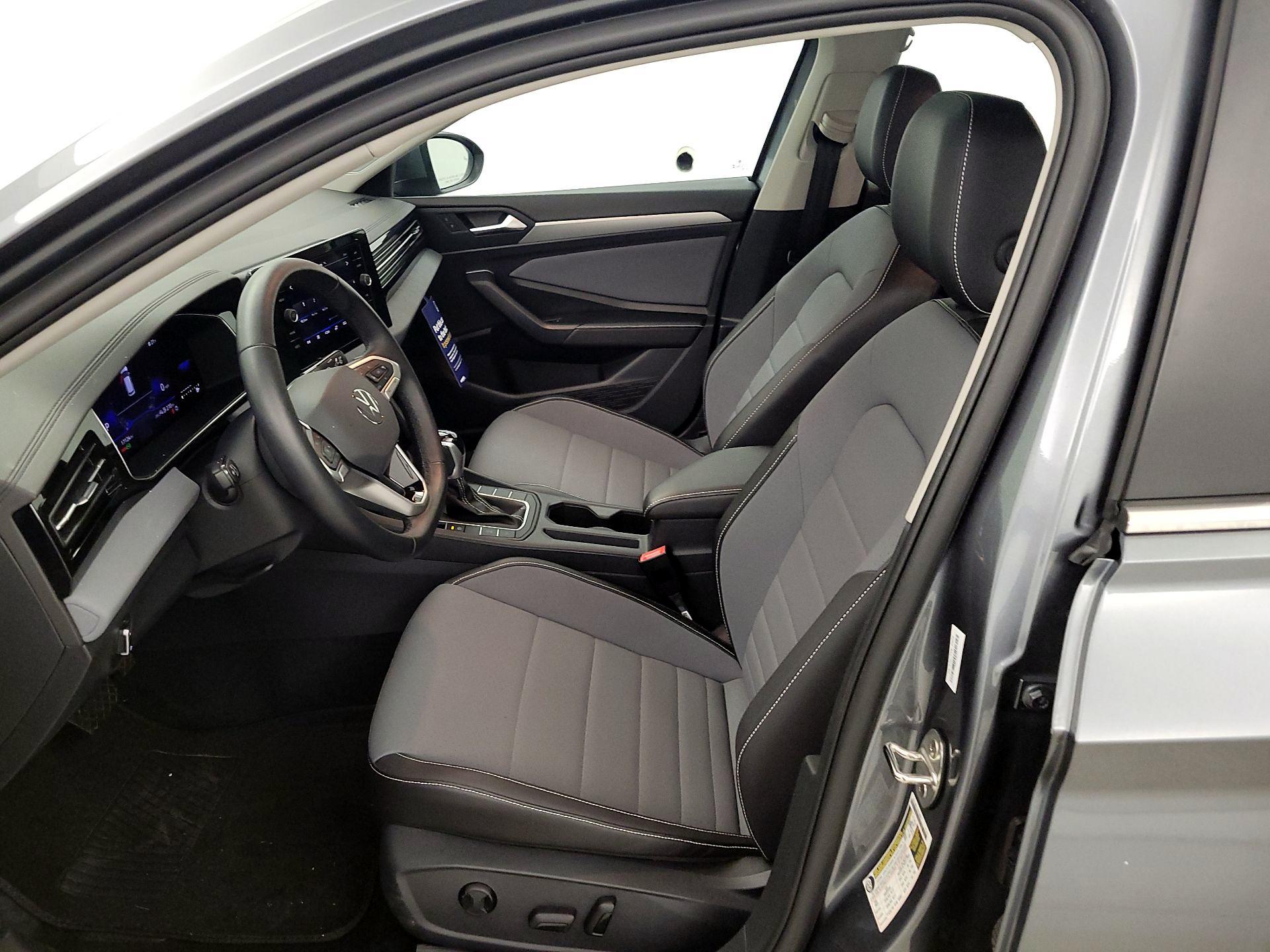 Thumbnail: 2025 Volkswagen Jetta - 11