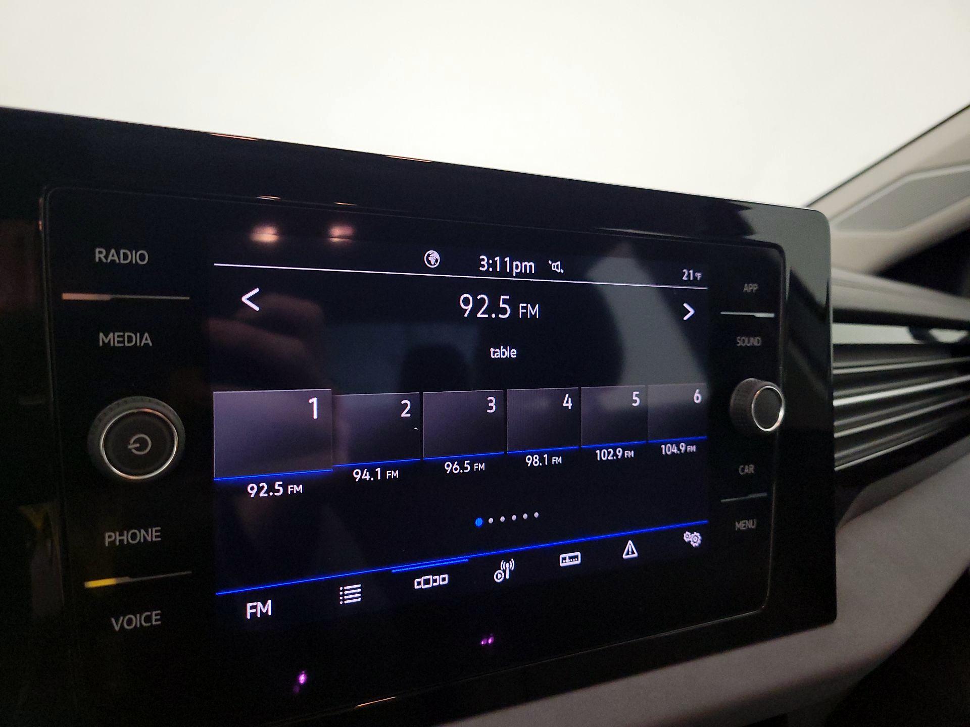 Thumbnail: 2025 Volkswagen Jetta - 15