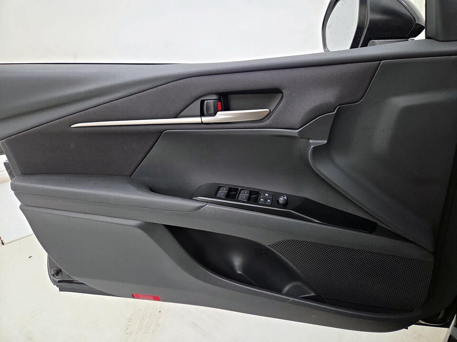 Thumbnail: 2025 Toyota Camry - 12