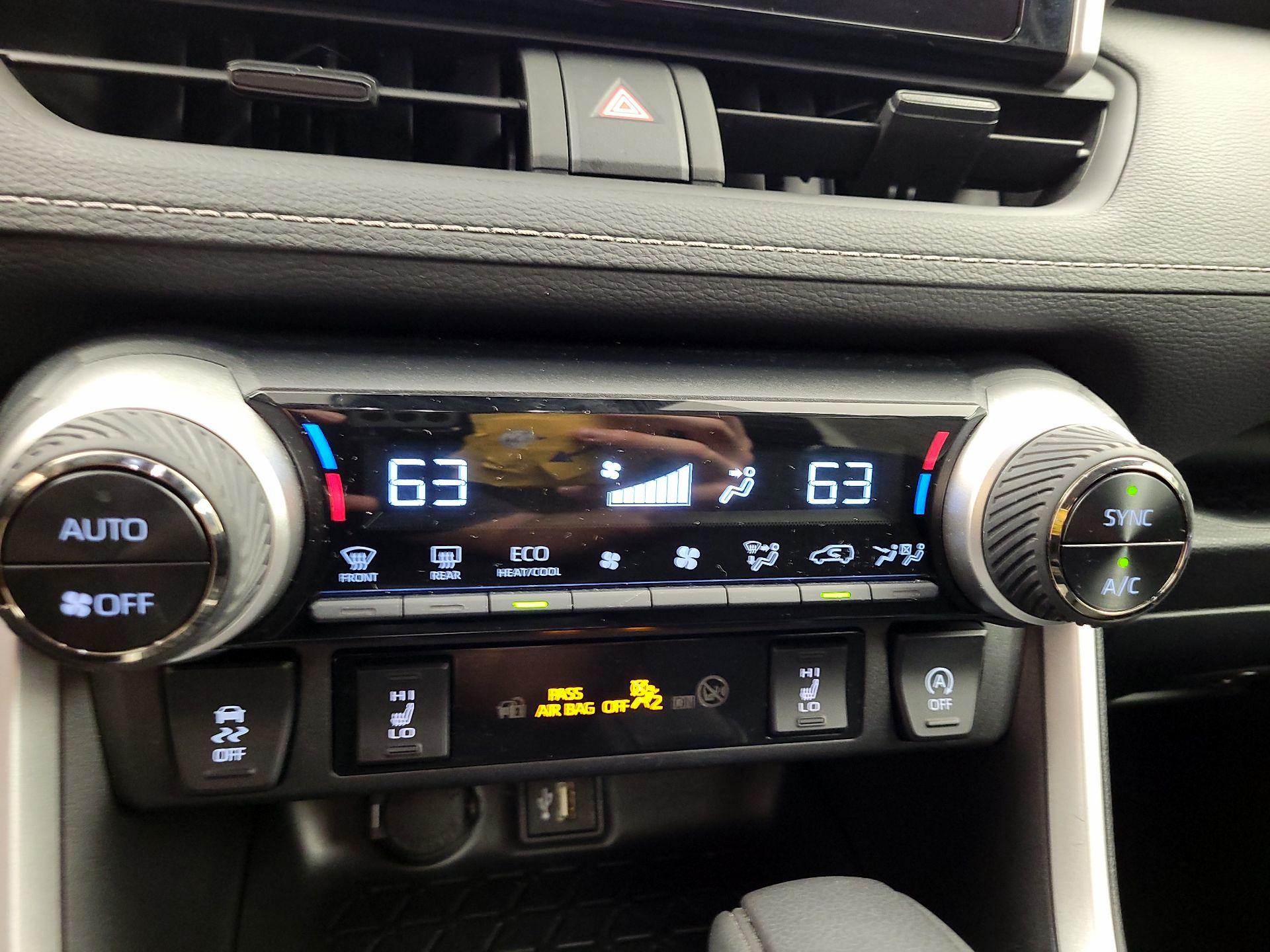 Thumbnail: 2025 Toyota RAV4 - 14