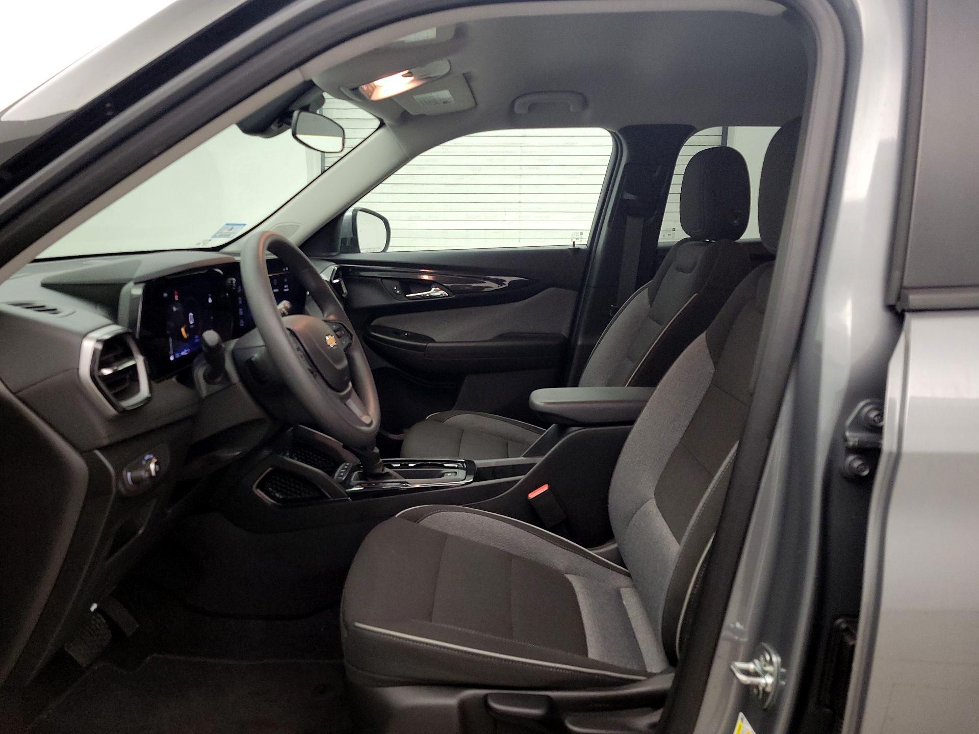 Thumbnail: 2025 Chevrolet TrailBlazer - 11