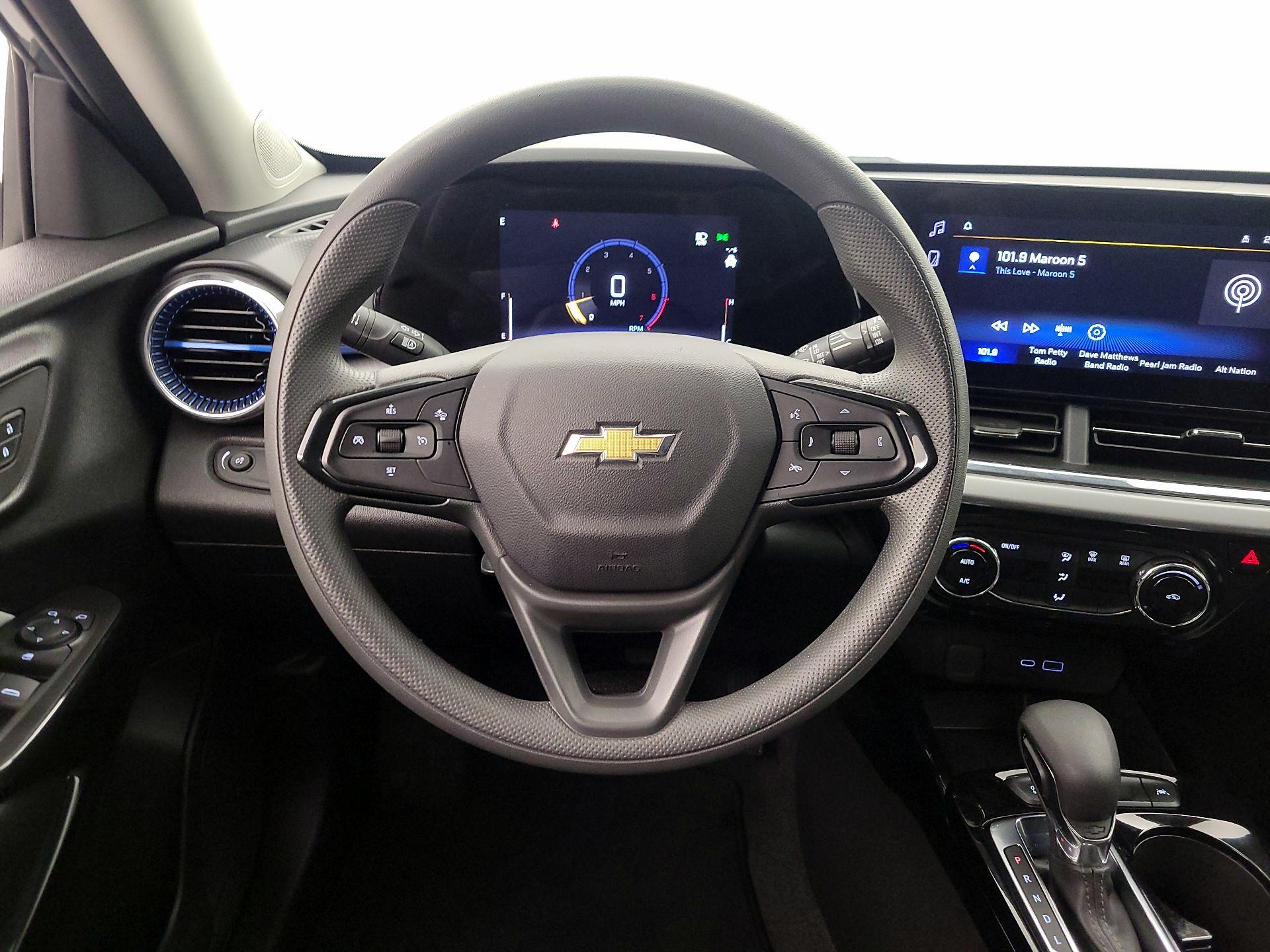 Thumbnail: 2025 Chevrolet Trax - 10