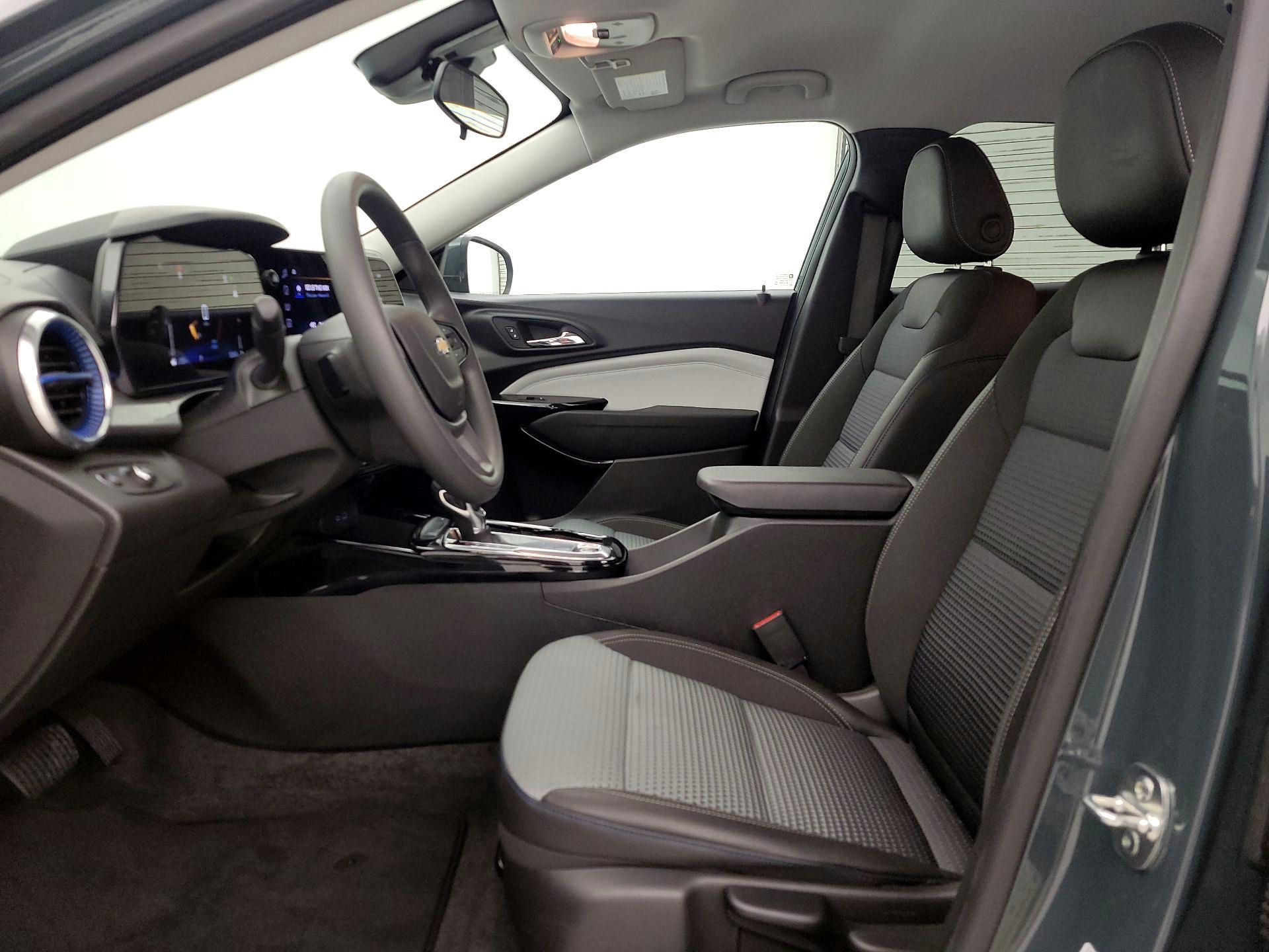 Thumbnail: 2025 Chevrolet Trax - 11