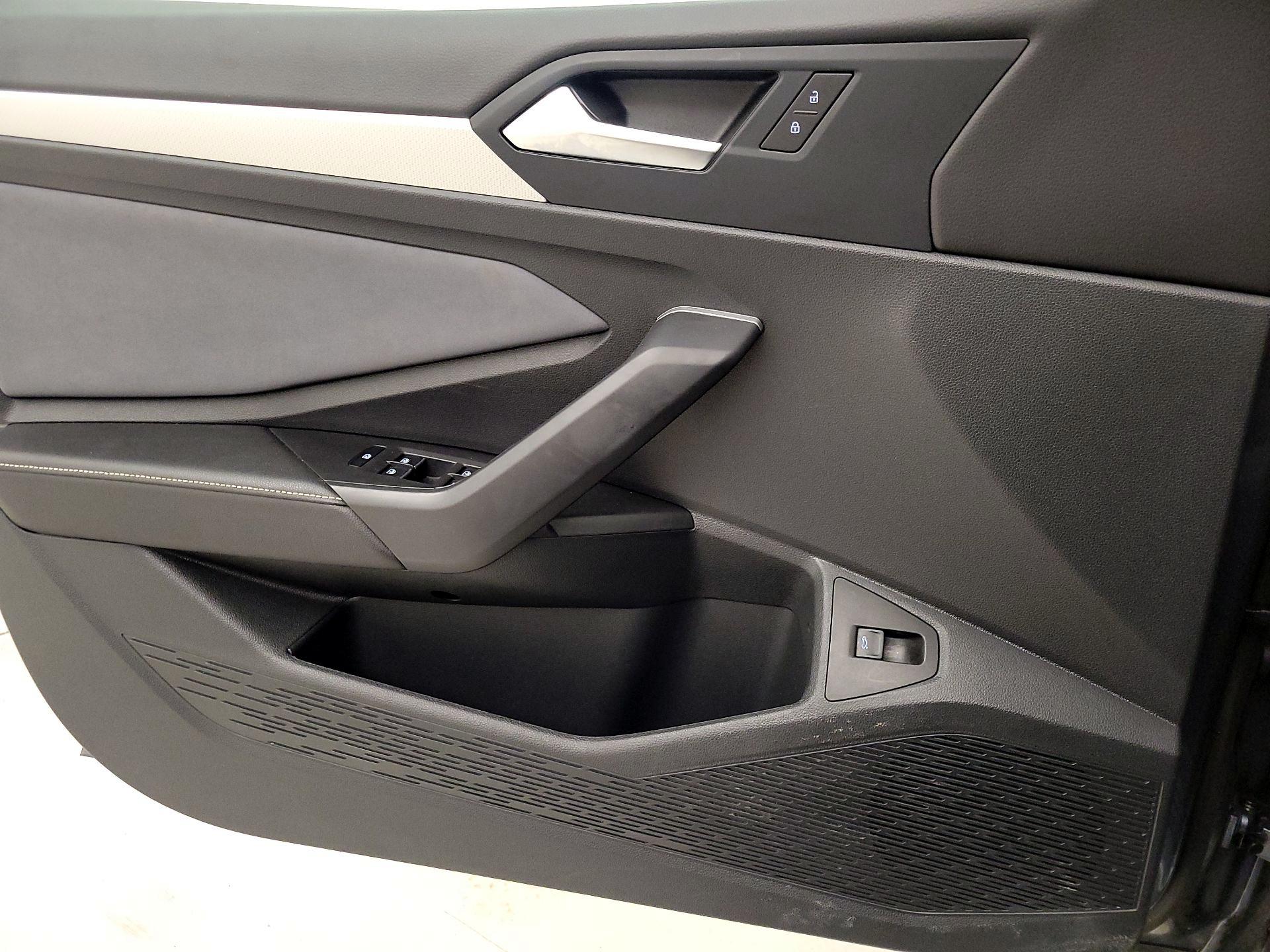 Thumbnail: 2025 Volkswagen Jetta - 12