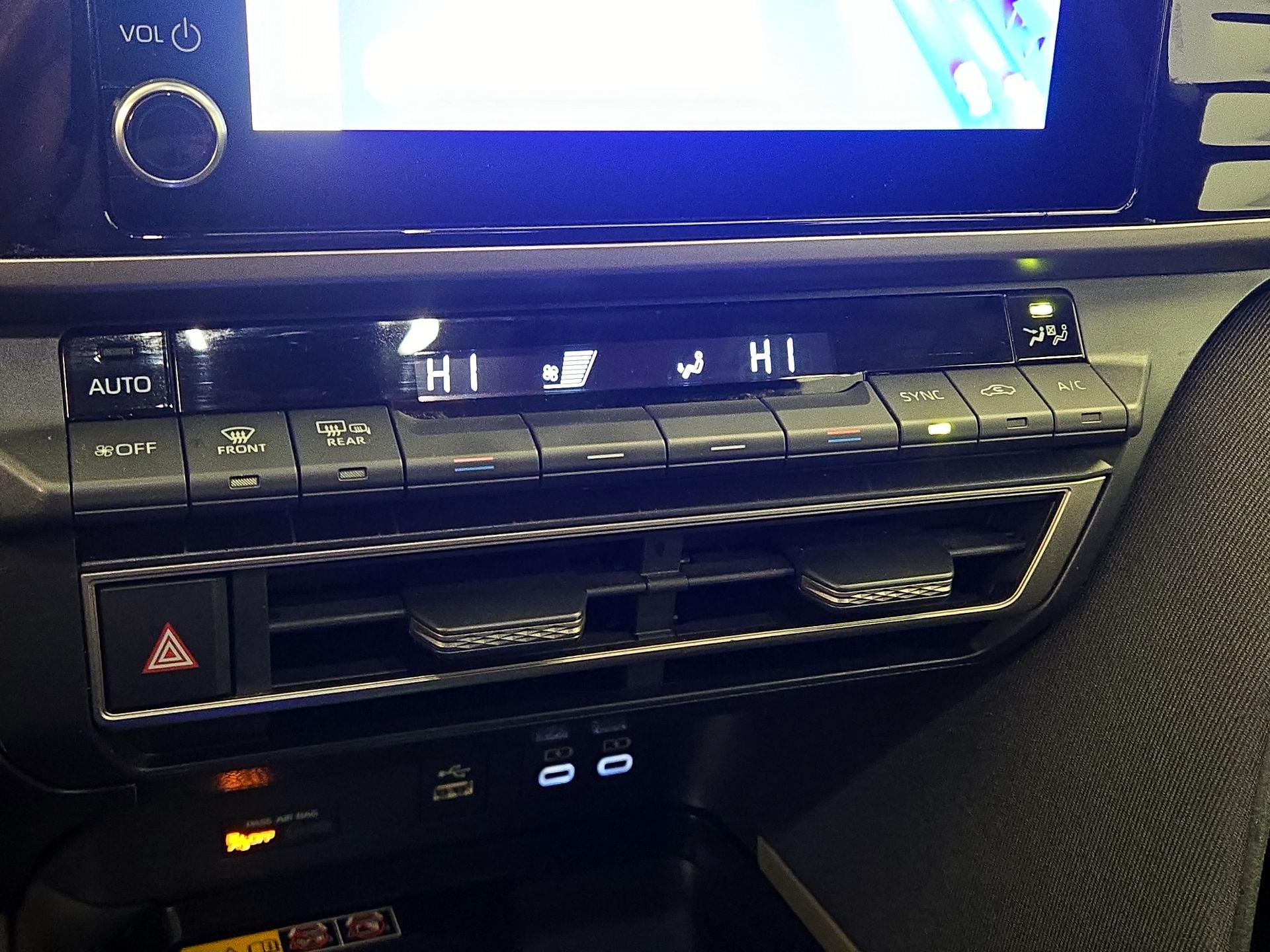 Thumbnail: 2025 Toyota Camry - 16