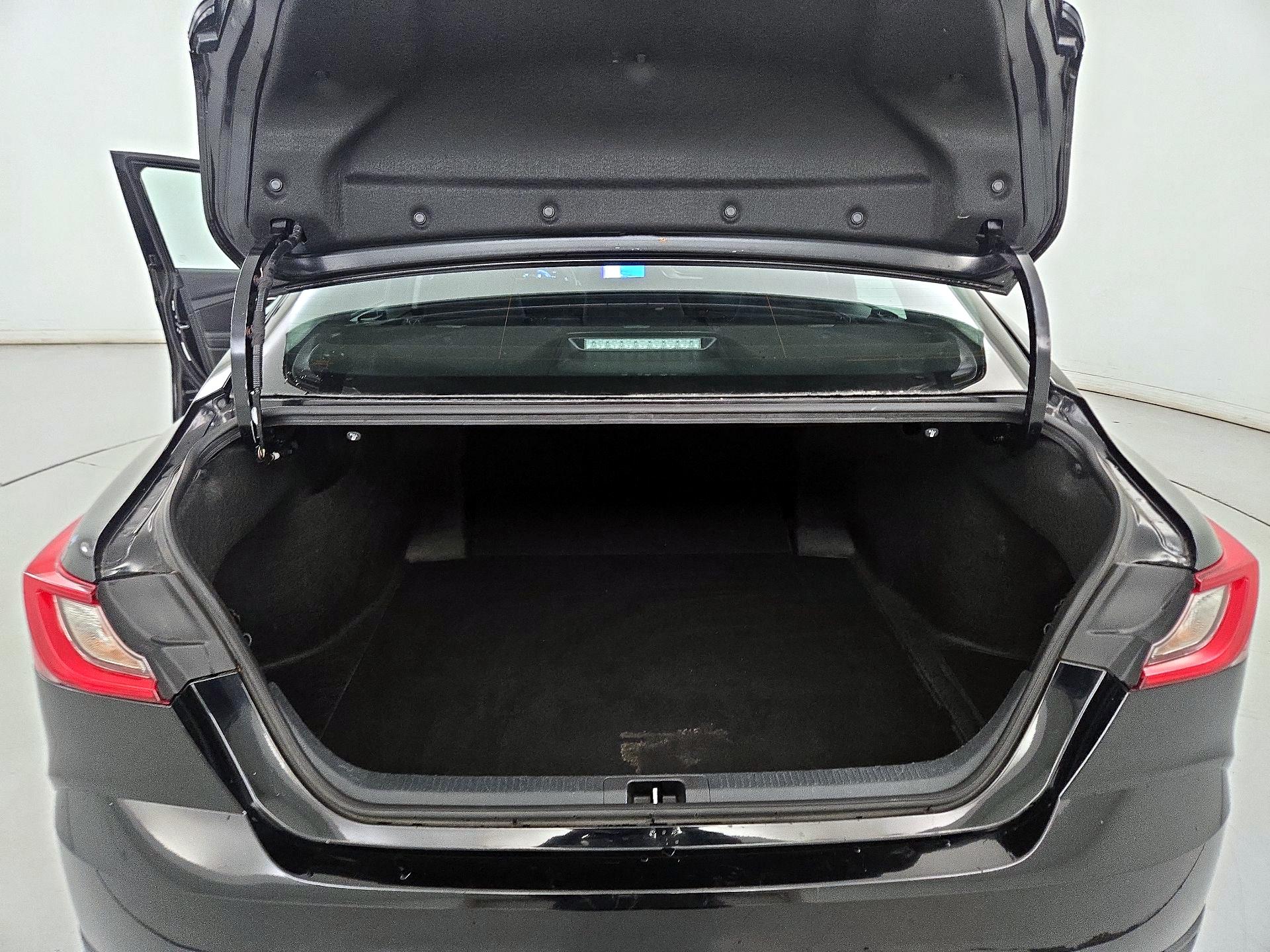 Thumbnail: 2025 Toyota Camry - 20