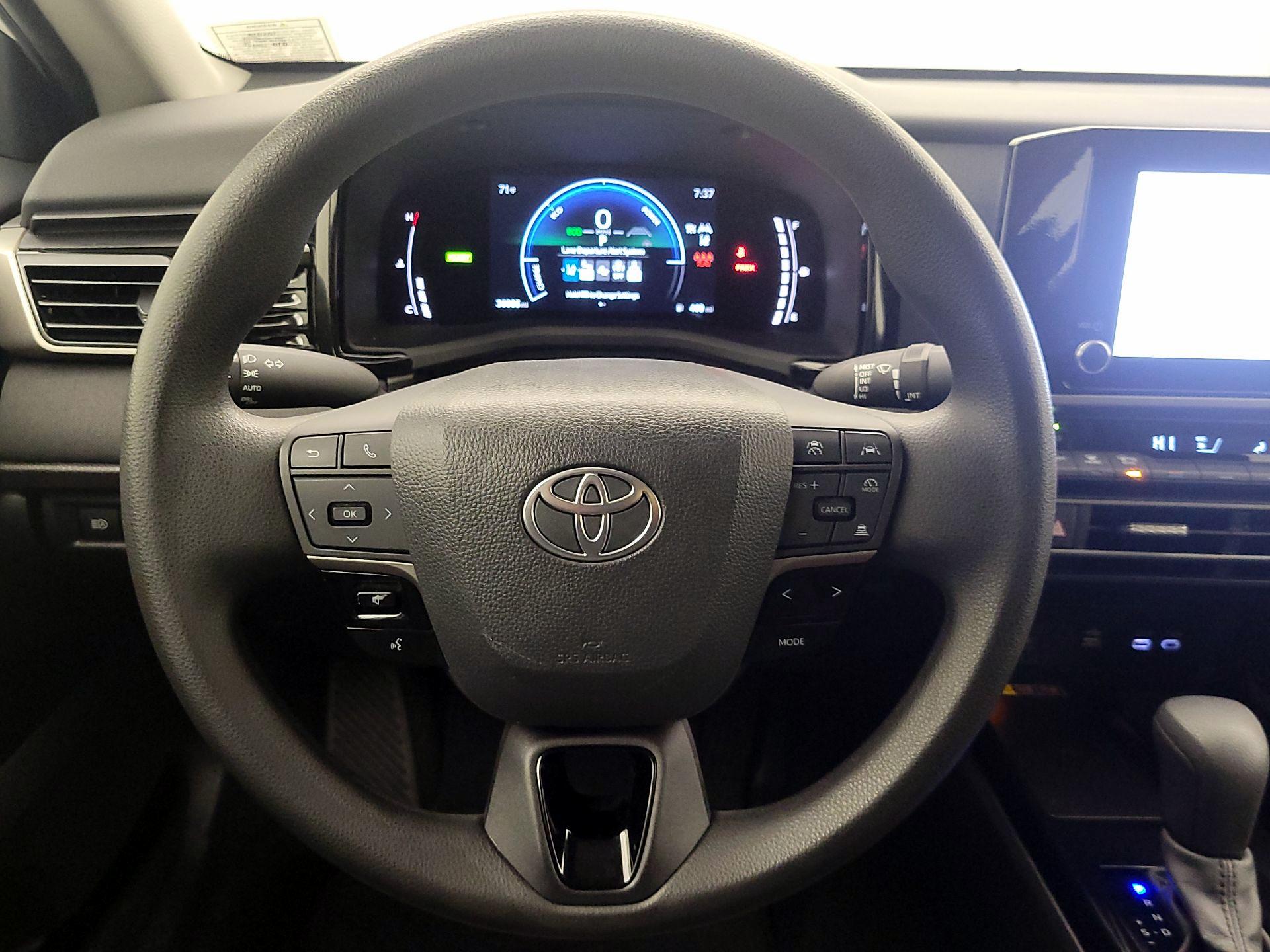 Thumbnail: 2025 Toyota Camry - 10