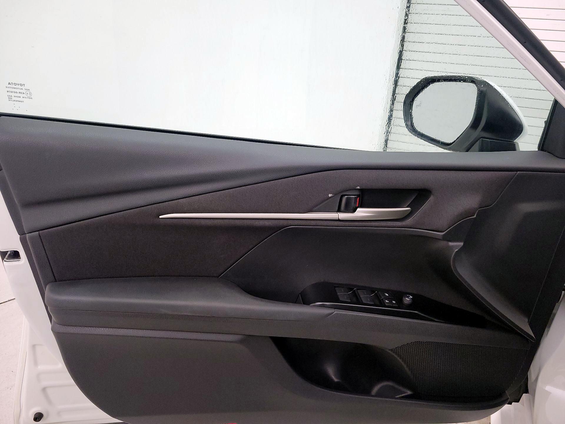 Thumbnail: 2025 Toyota Camry - 12