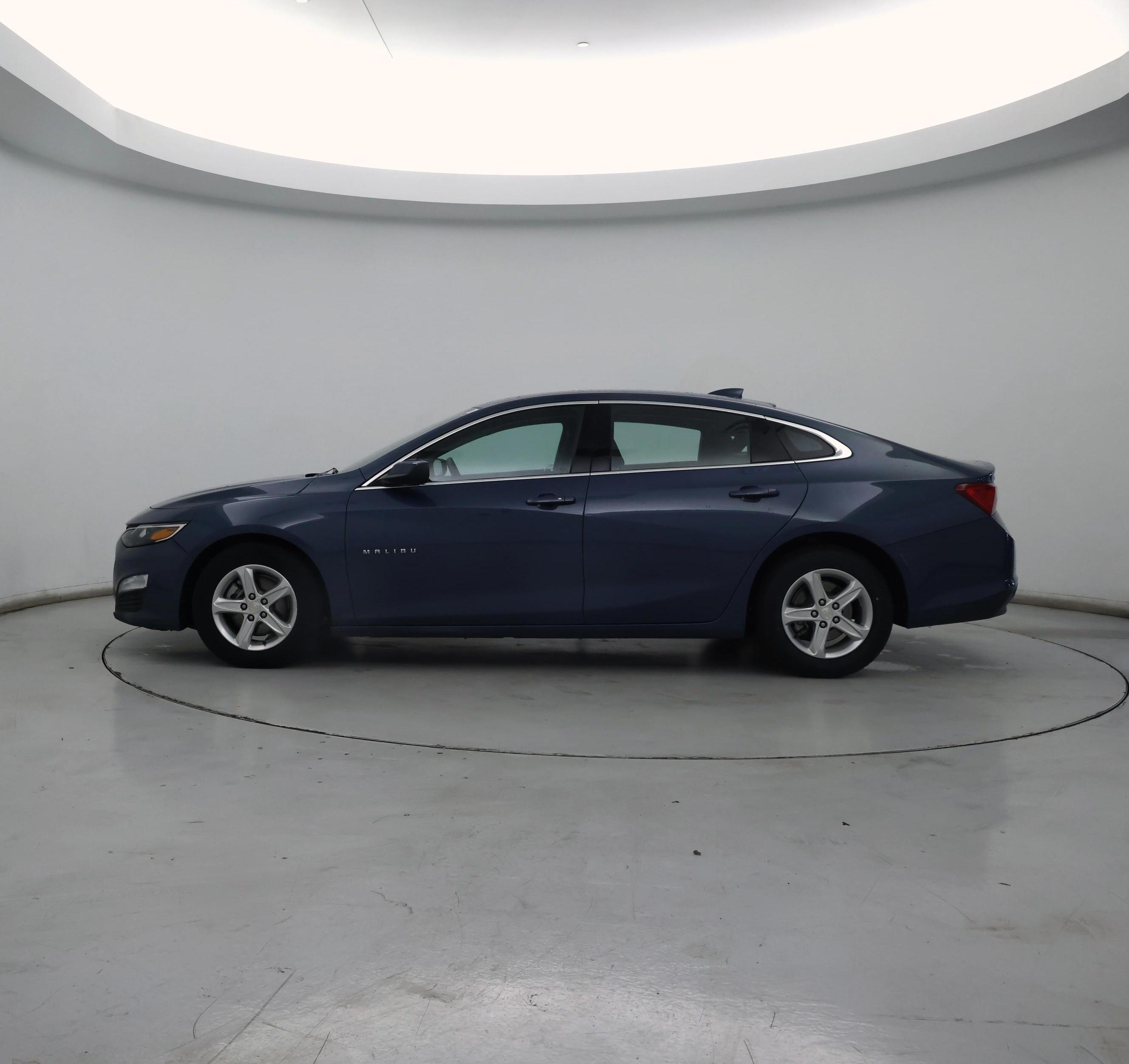 Thumbnail: 2024 Chevrolet Malibu - 3