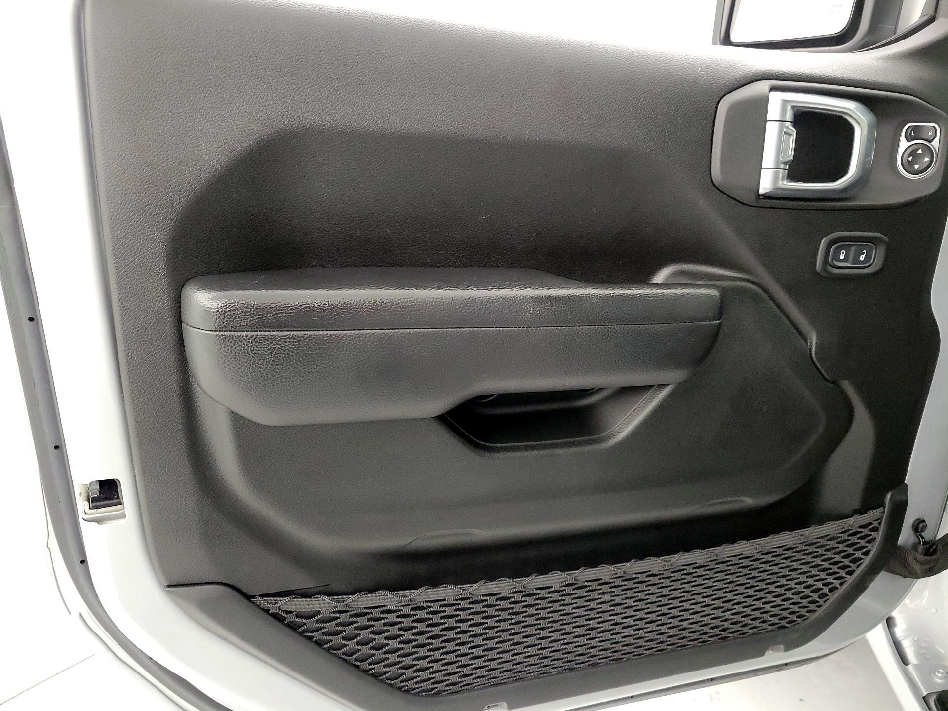 Thumbnail: 2023 Jeep Gladiator - 12