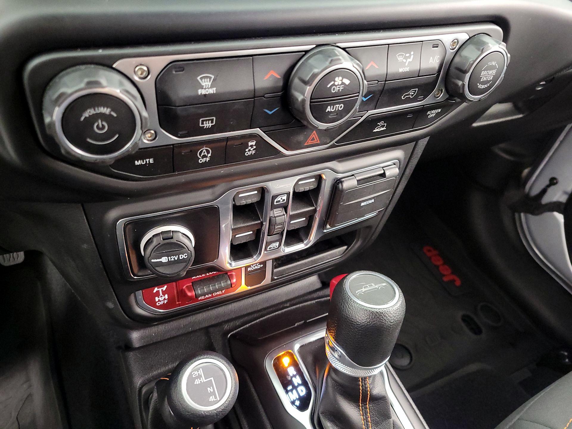 Thumbnail: 2023 Jeep Gladiator - 17