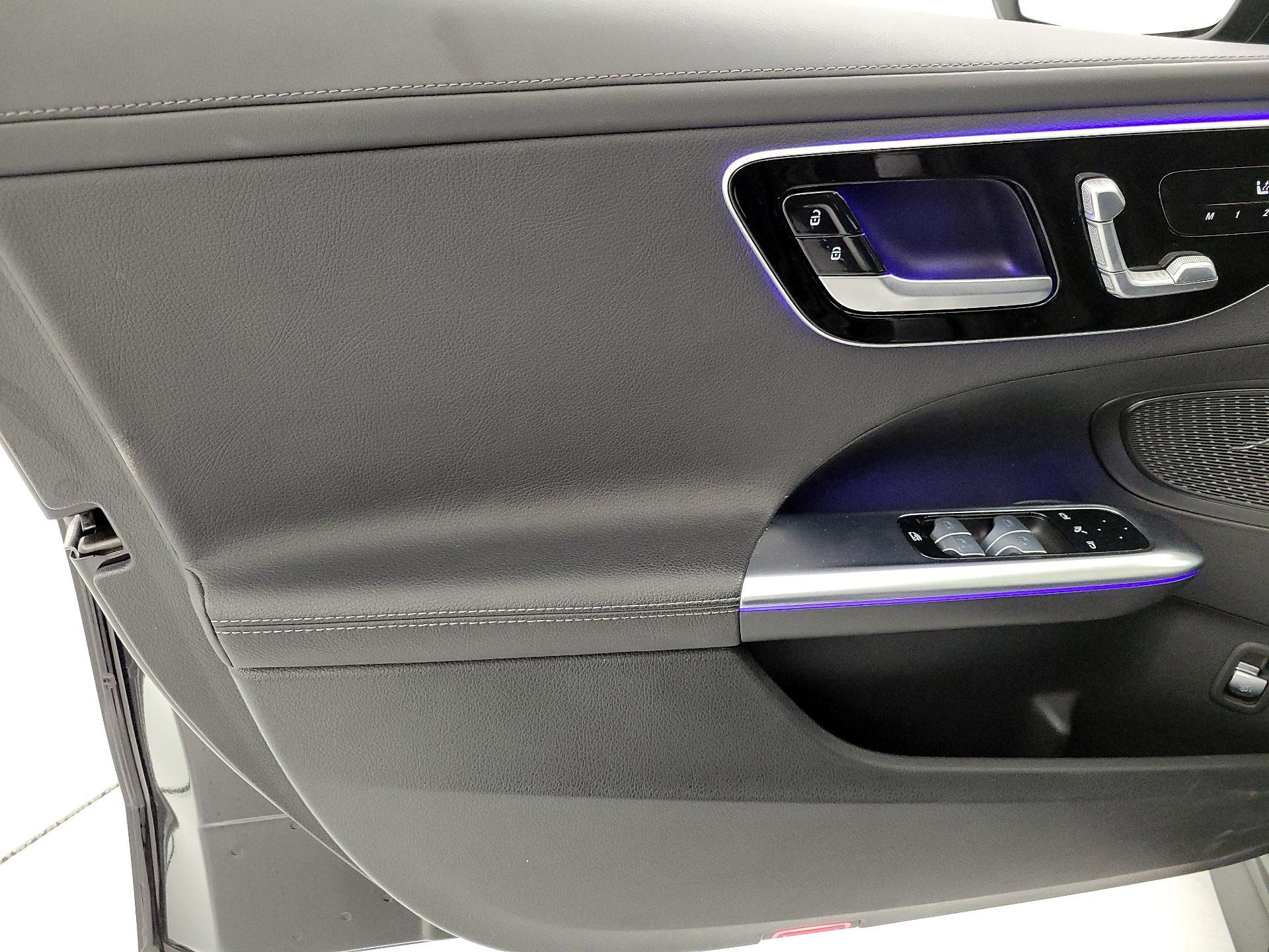 Thumbnail: 2023 Mercedes-Benz C-Class - 12