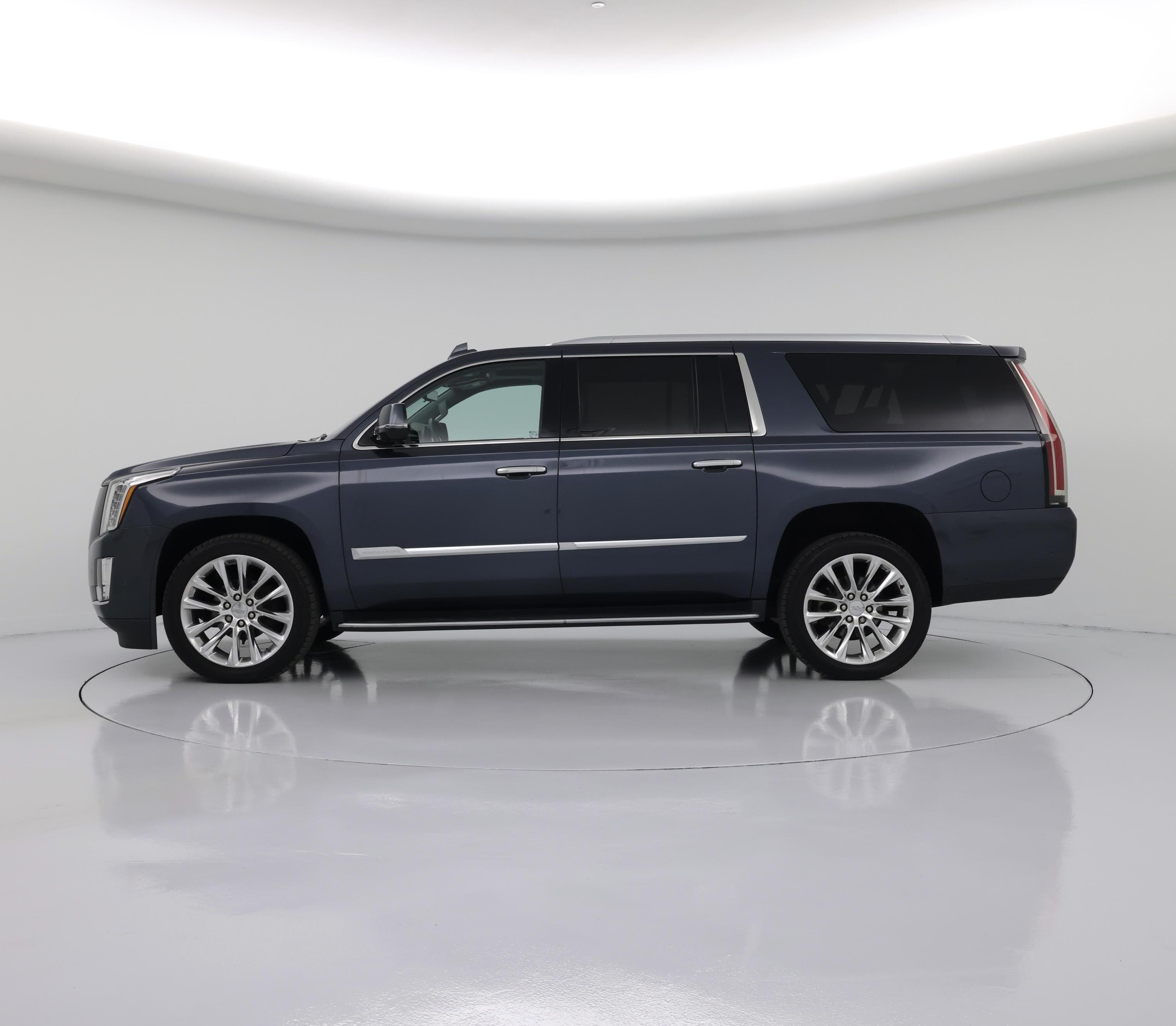 Thumbnail: 2020 Cadillac Escalade - 3