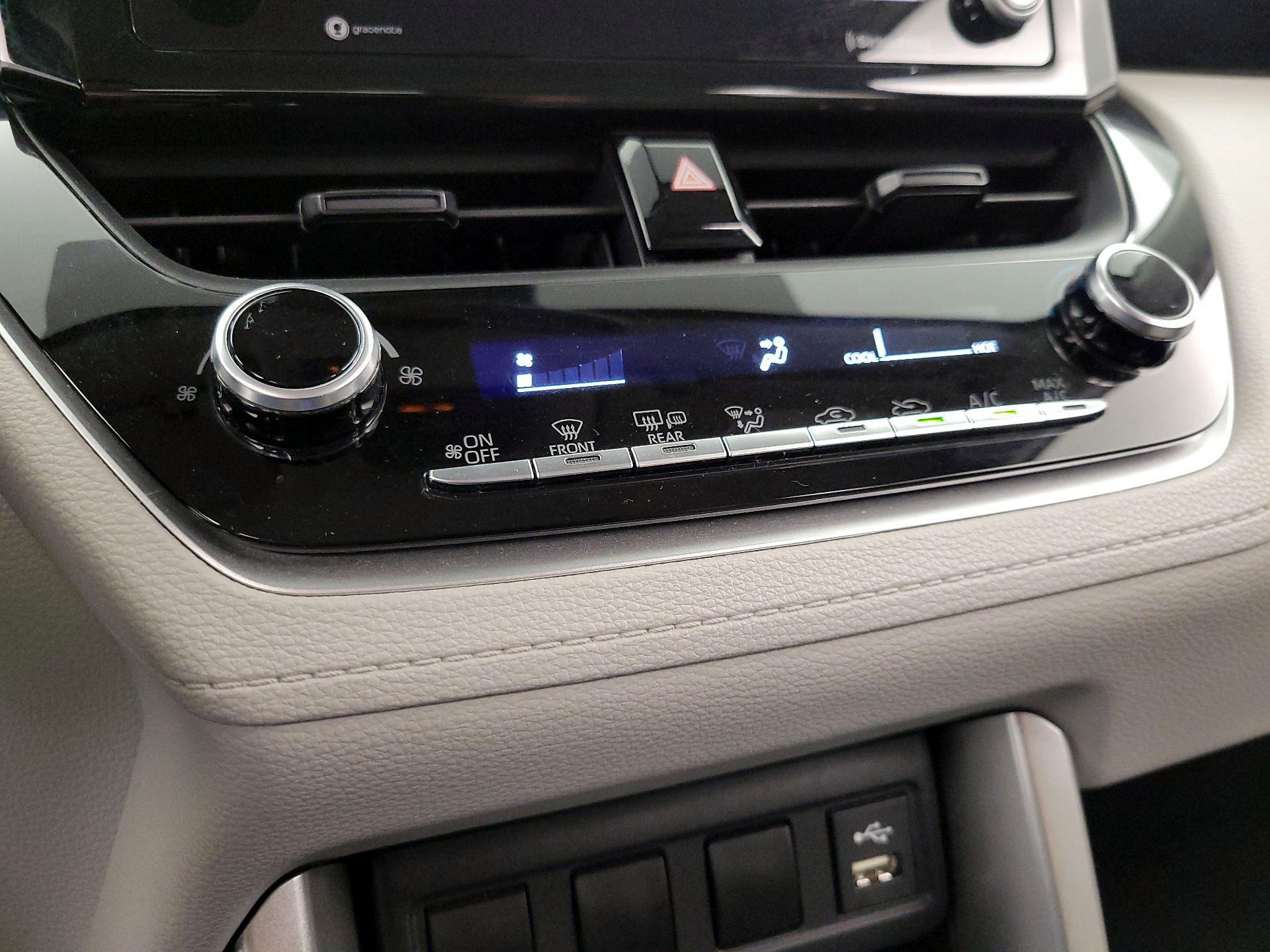 Thumbnail: 2022 Toyota Corolla Cross - 16