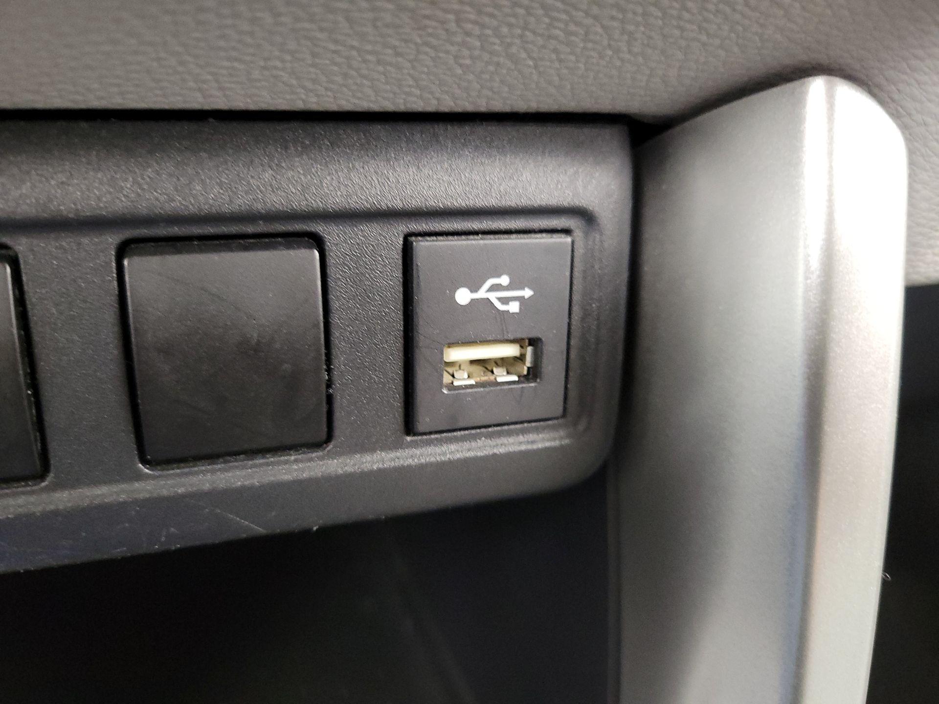 Thumbnail: 2022 Toyota Corolla Cross - 18