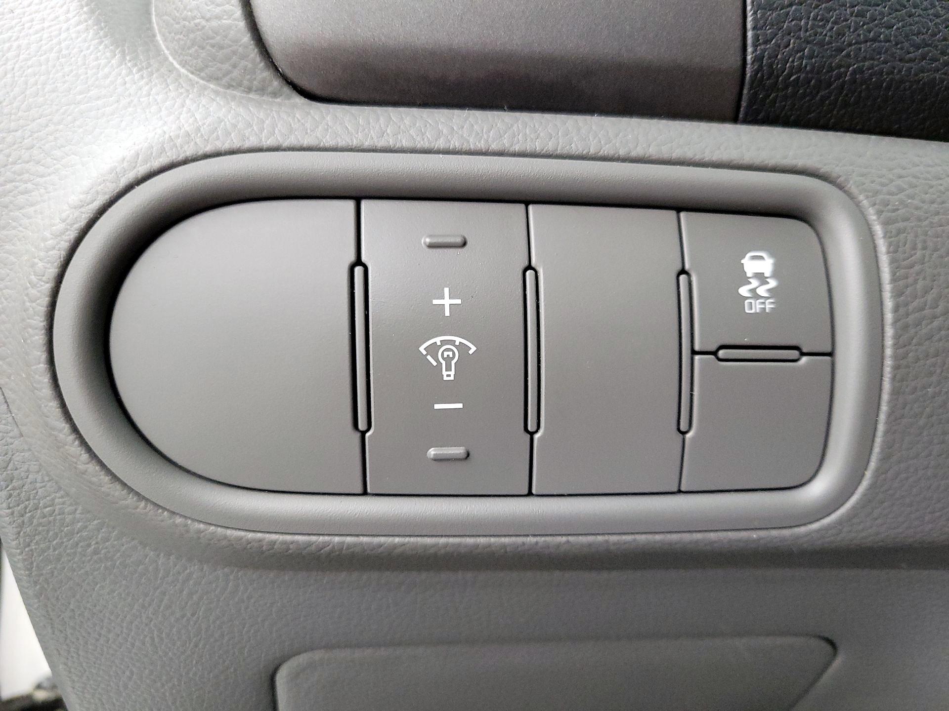 Thumbnail: 2017 Kia Forte - 13