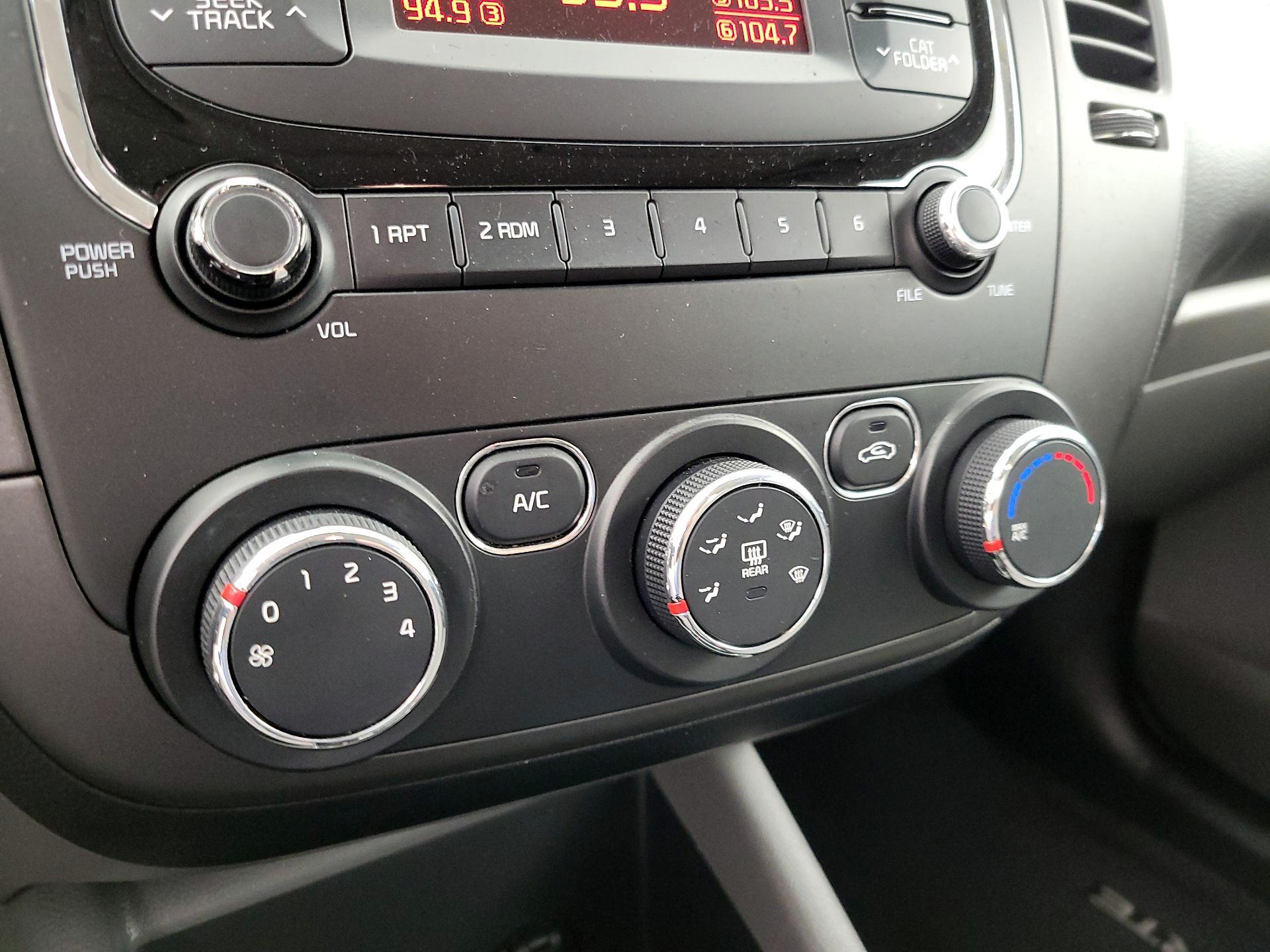 Thumbnail: 2017 Kia Forte - 15