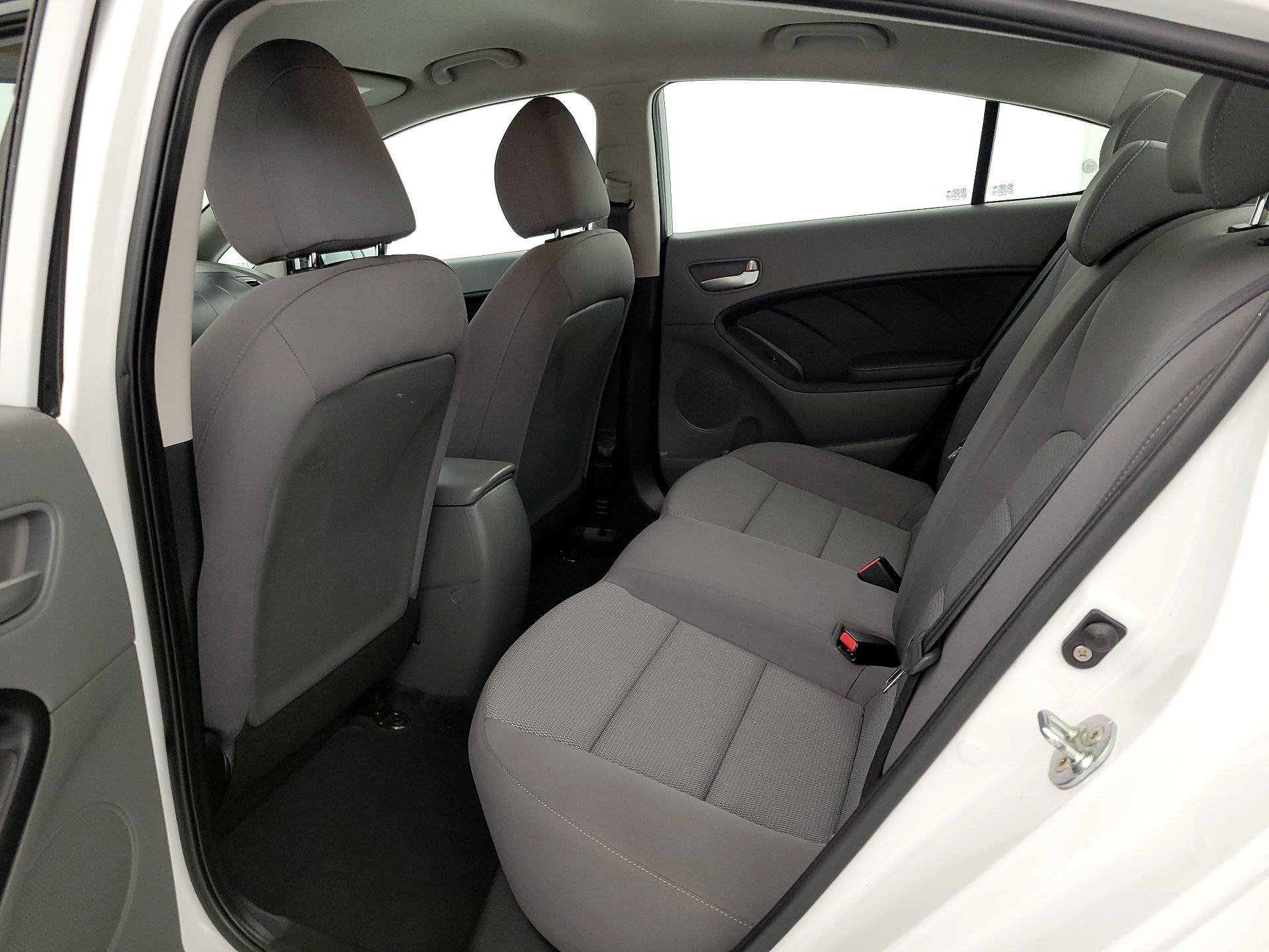 Thumbnail: 2017 Kia Forte - 18