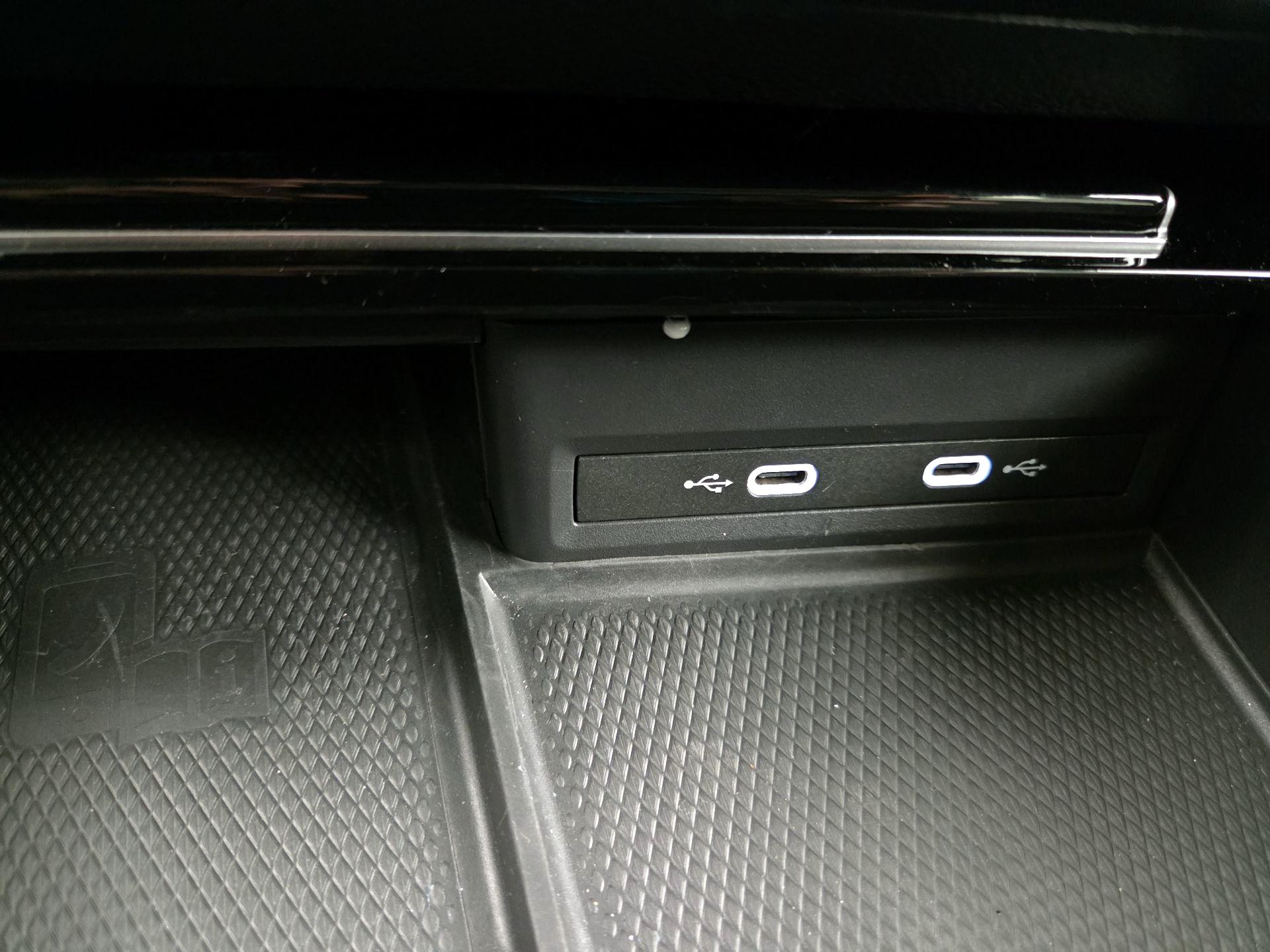 Thumbnail: 2024 Volkswagen Atlas - 18