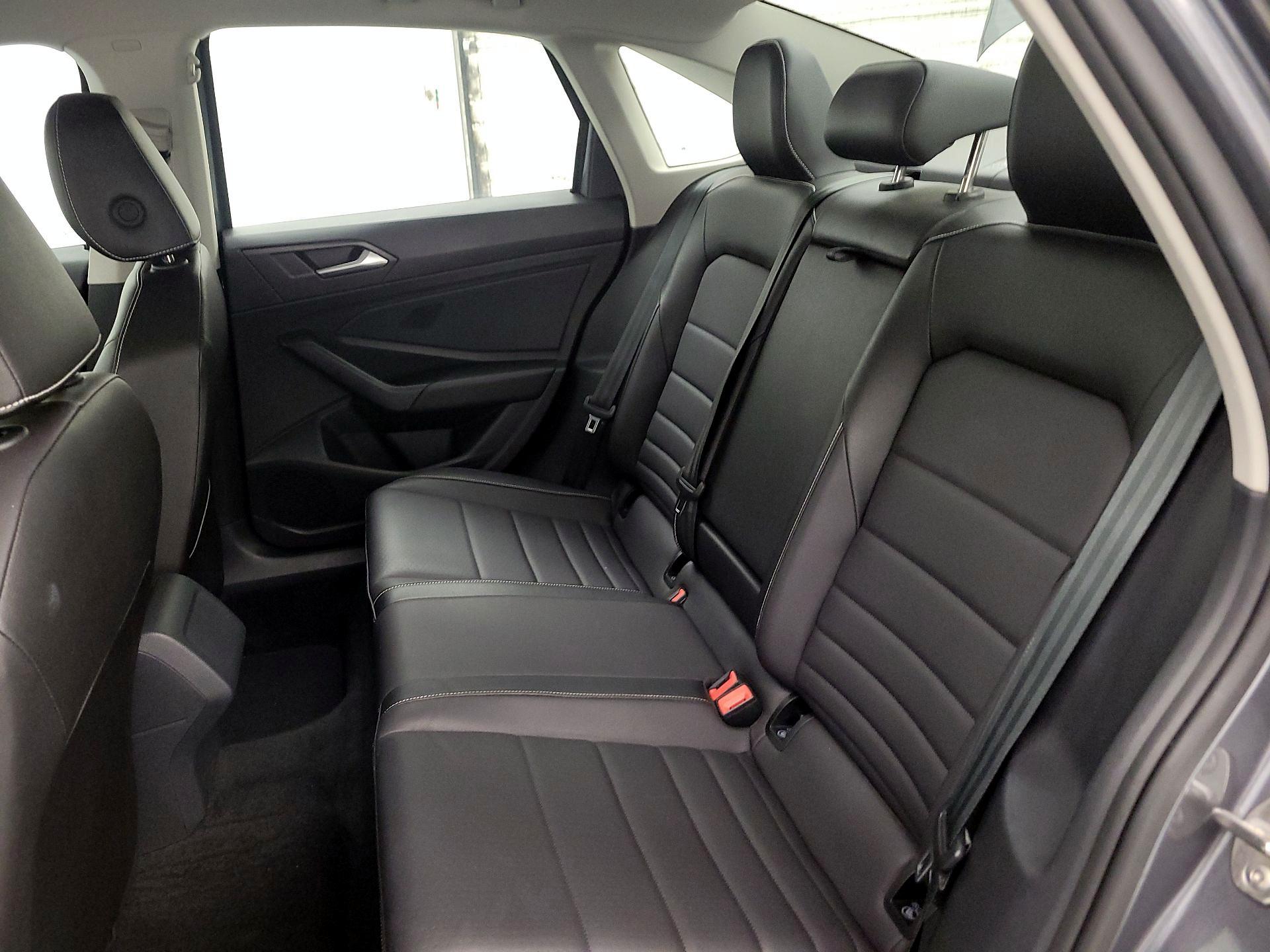 Thumbnail: 2024 Volkswagen Jetta - 19