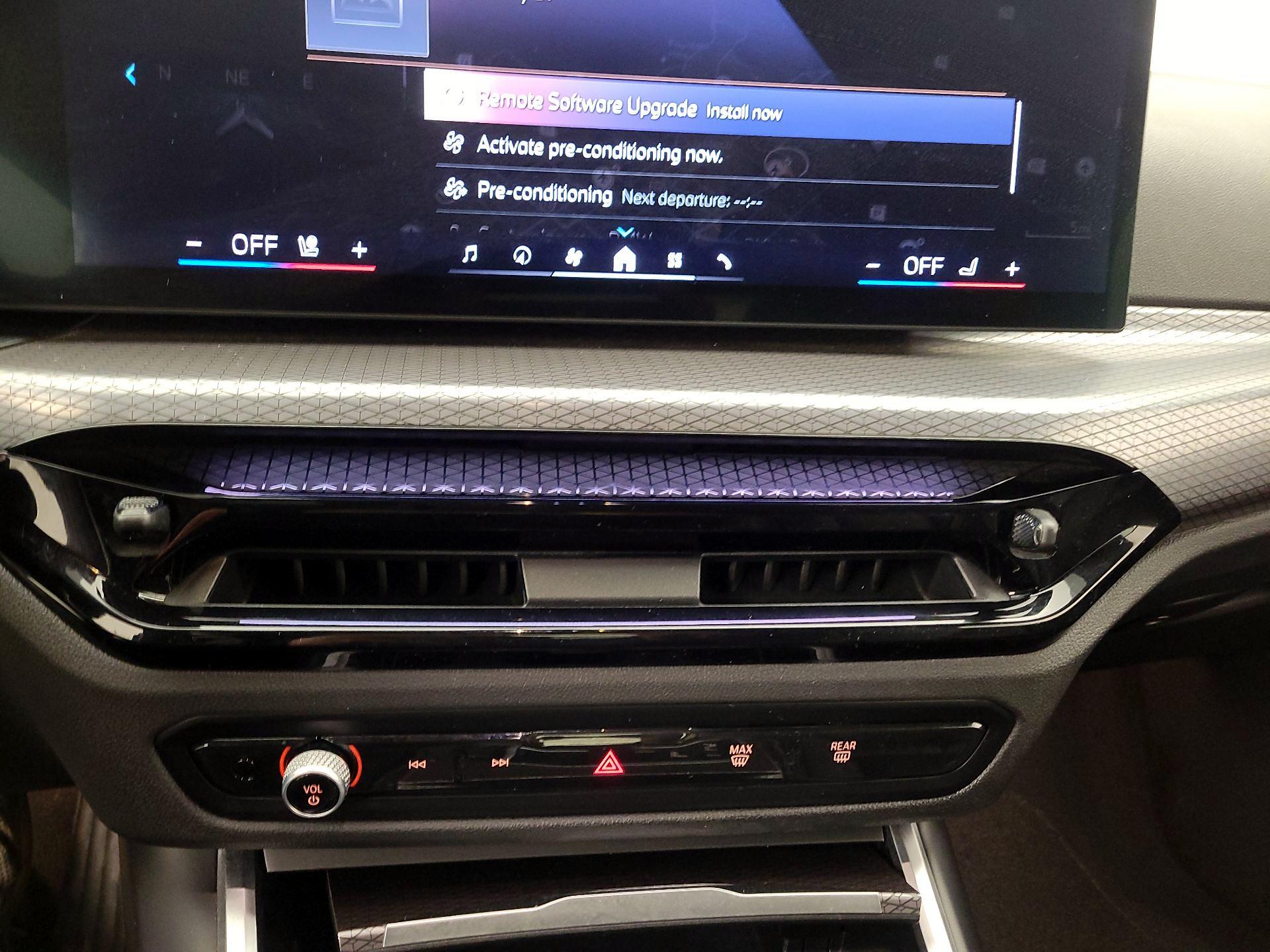 Thumbnail: 2025 BMW 4 Series - 16