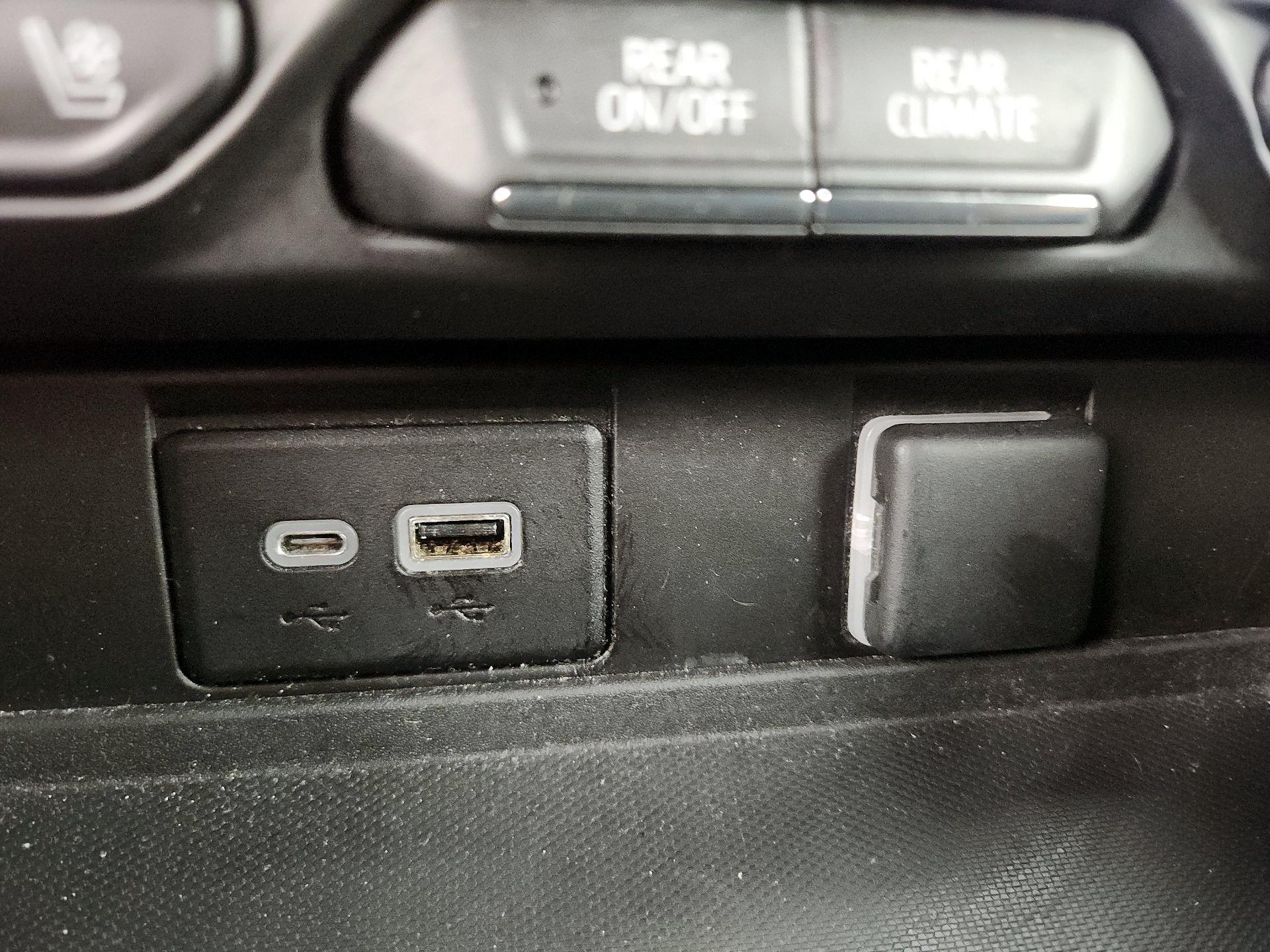 Thumbnail: 2023 Chevrolet Suburban - 18