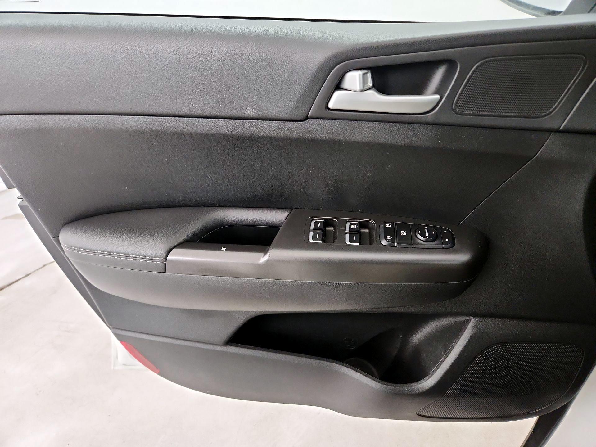 Thumbnail: 2022 Kia Sportage - 12