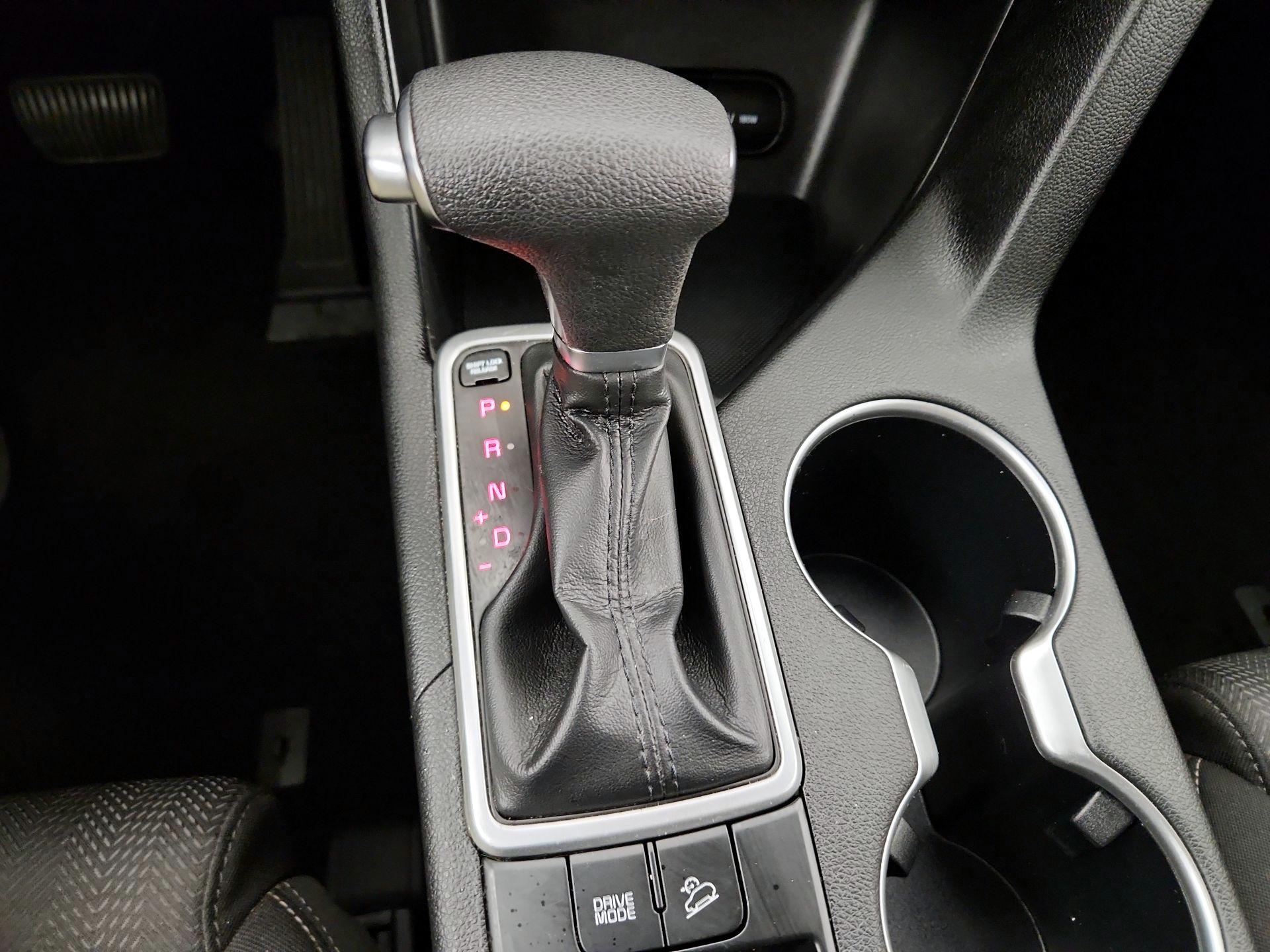 Thumbnail: 2022 Kia Sportage - 17