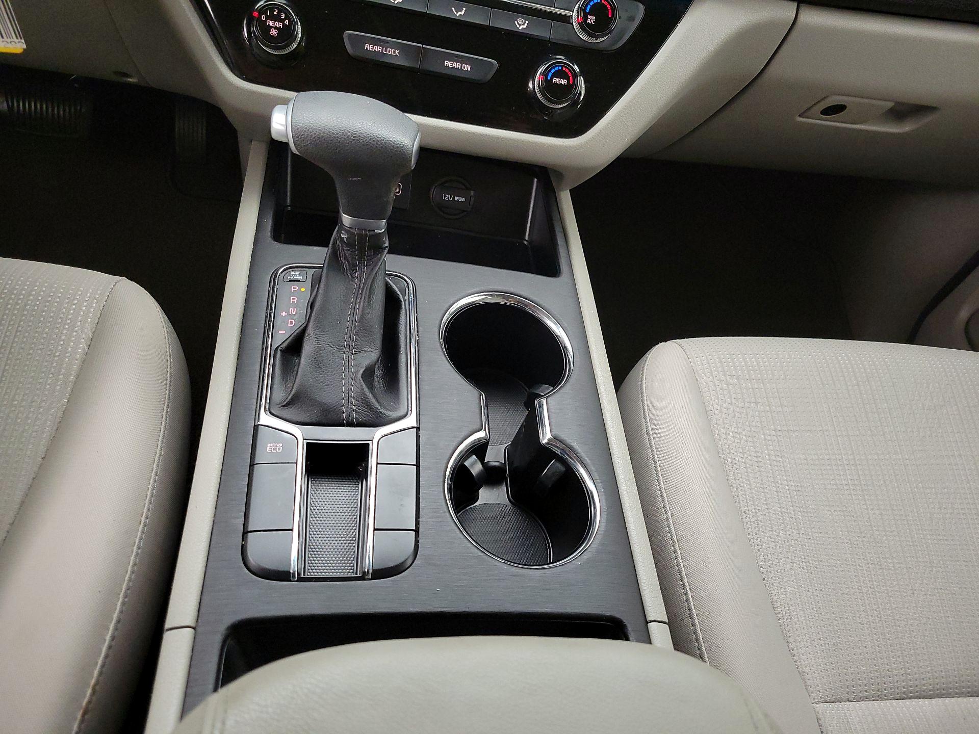 Thumbnail: 2020 Kia Sedona - 17