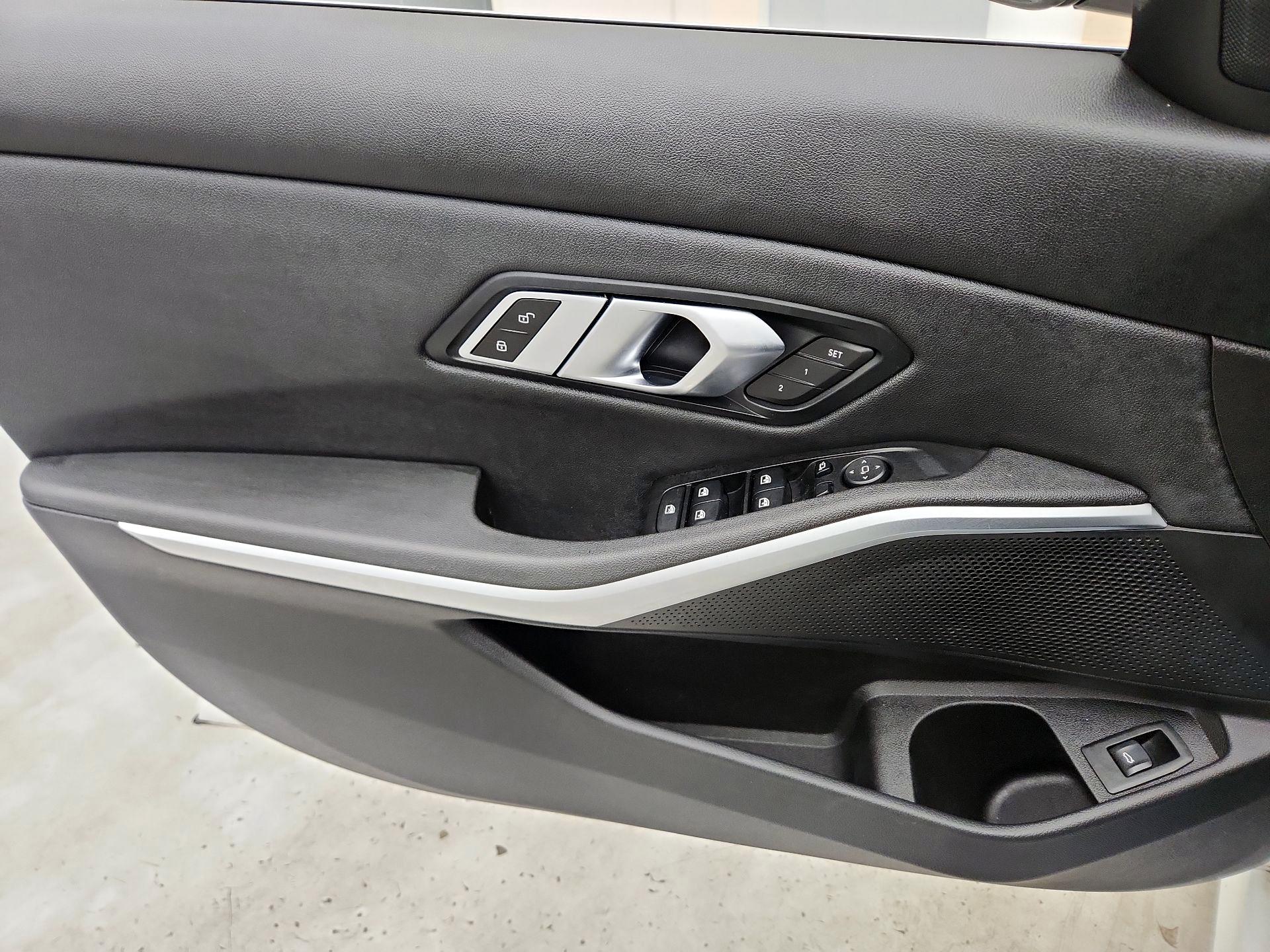 Thumbnail: 2020 BMW 3 Series - 12