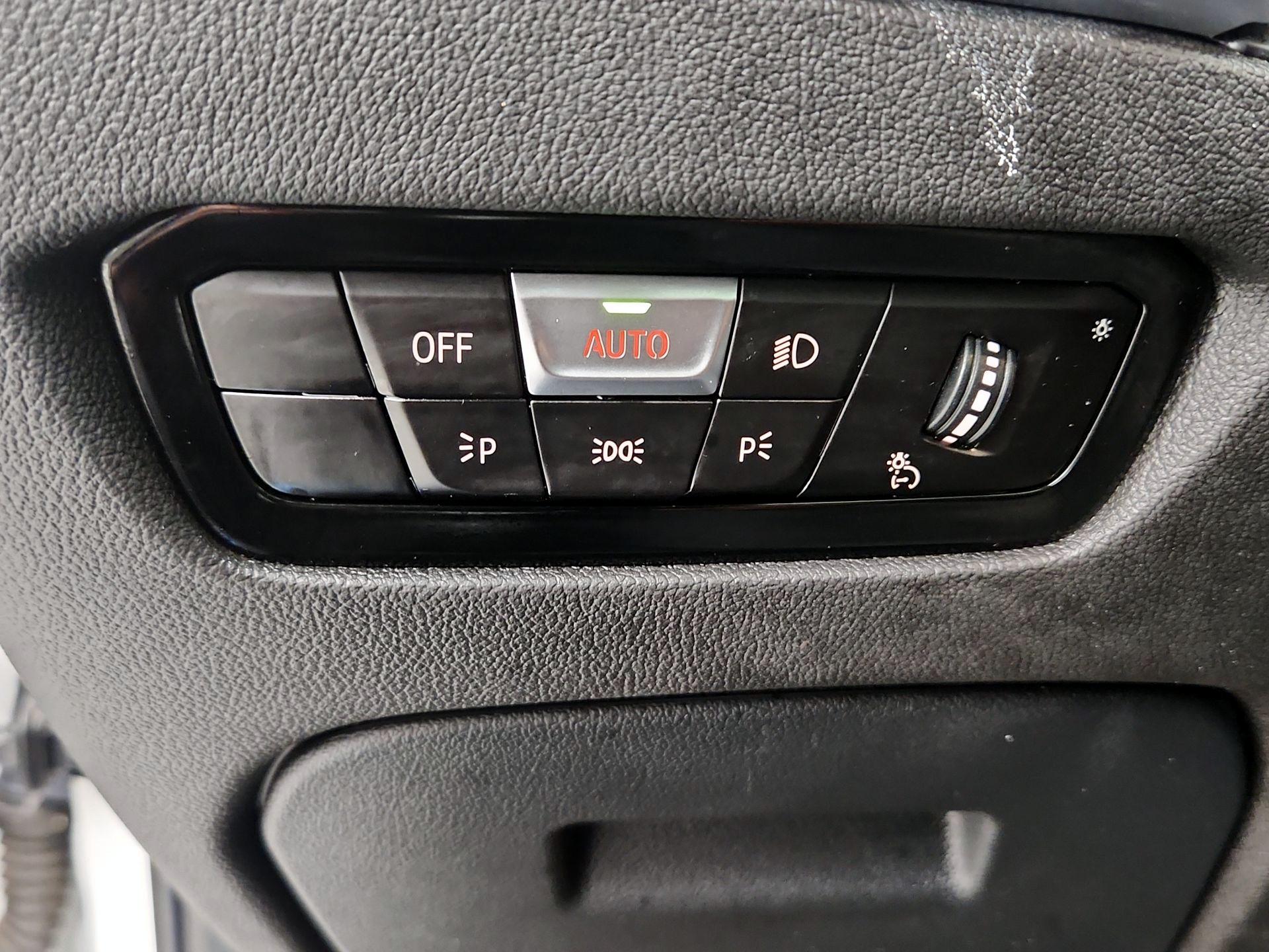 Thumbnail: 2020 BMW 3 Series - 13