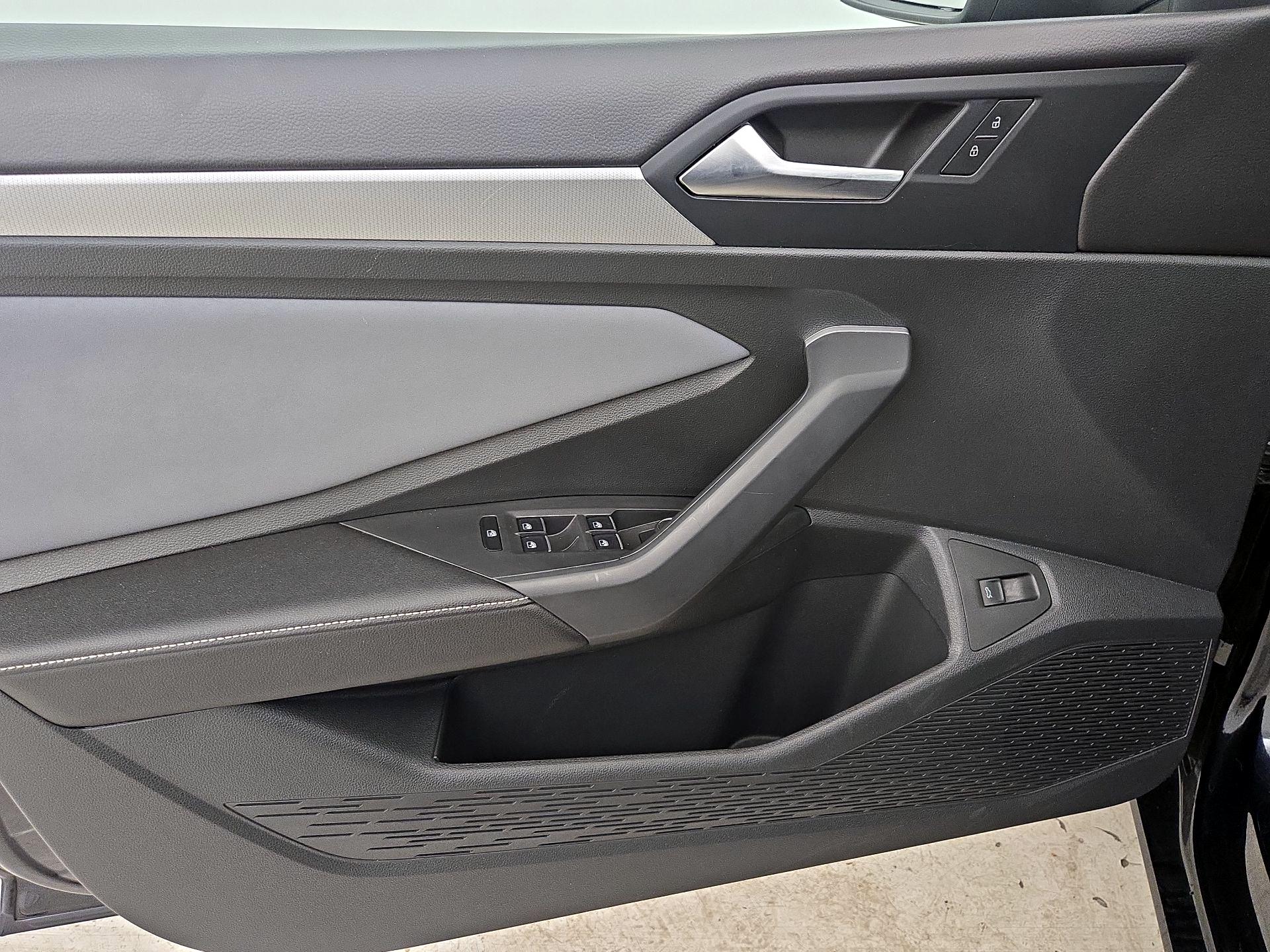 Thumbnail: 2025 Volkswagen Jetta - 12