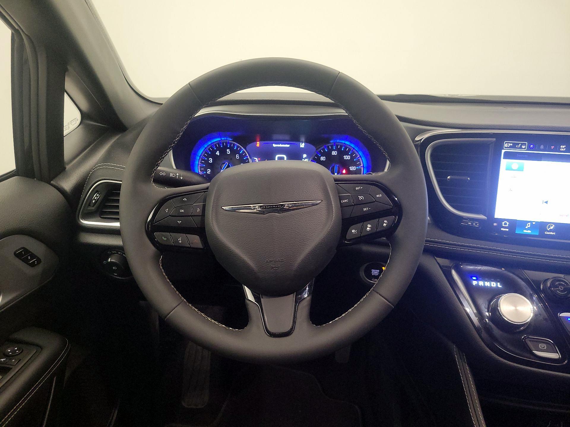 Thumbnail: 2025 Chrysler Pacifica - 10