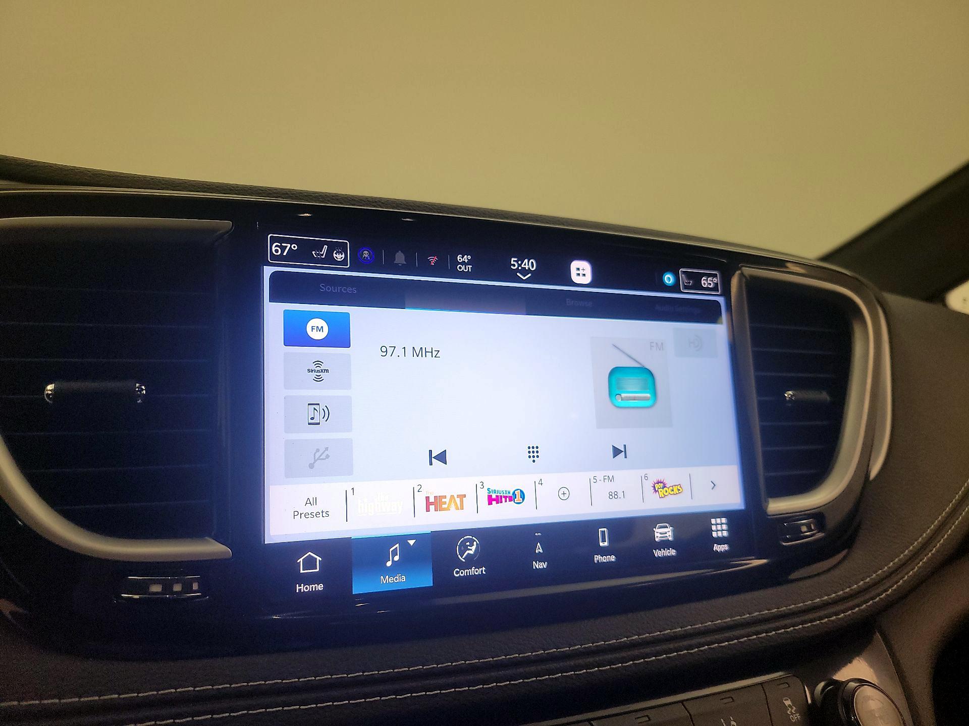 Thumbnail: 2025 Chrysler Pacifica - 15