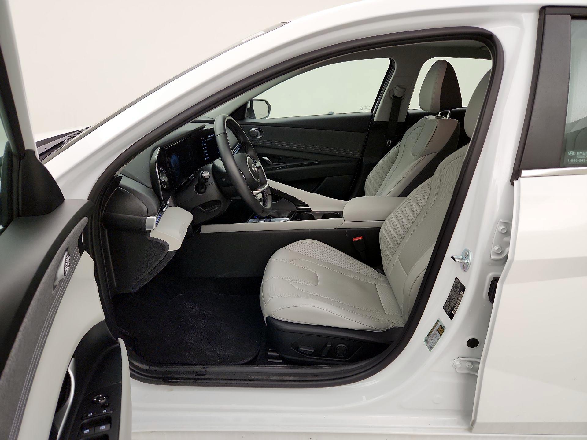 Thumbnail: 2025 Hyundai Elantra - 11