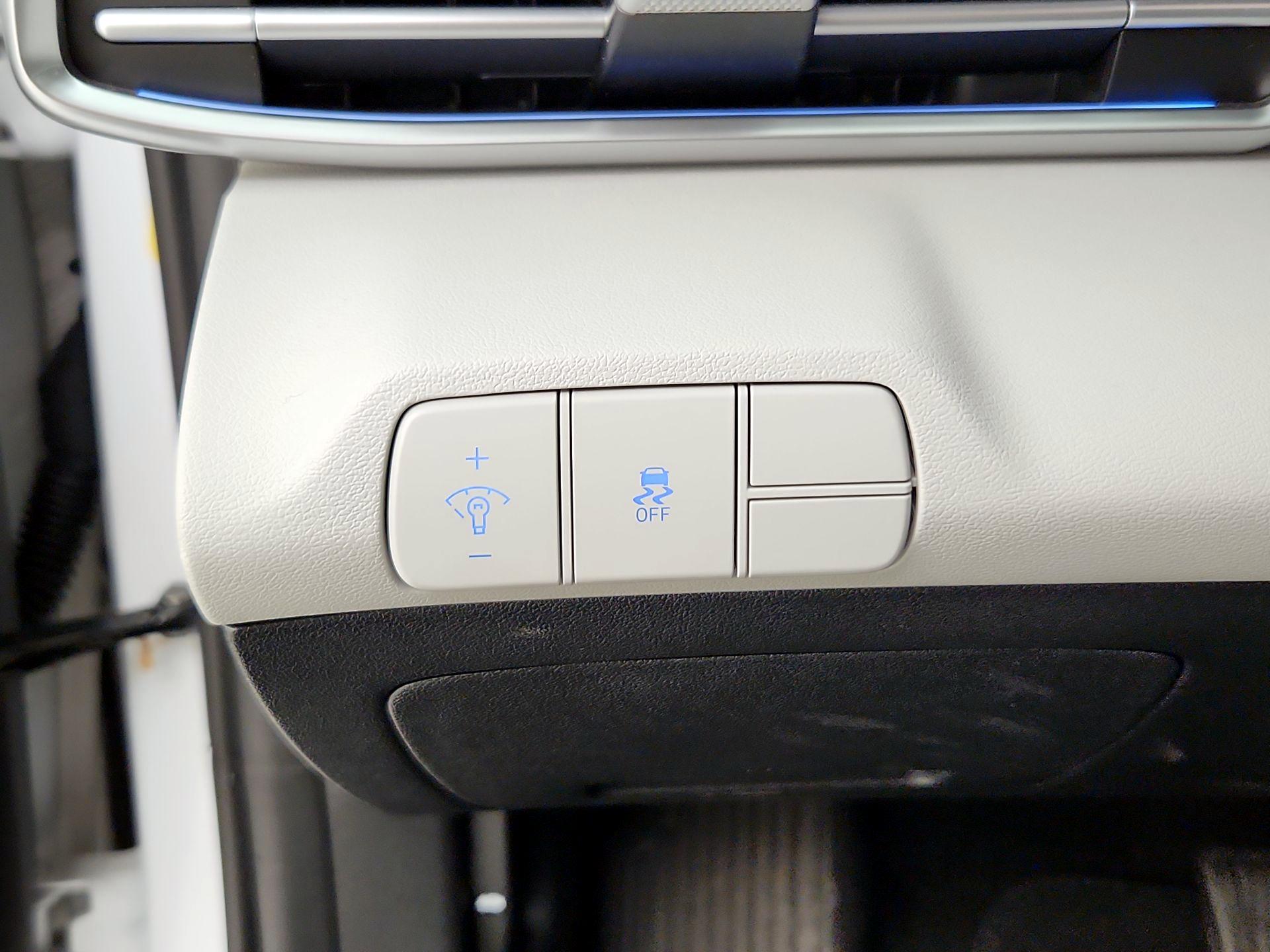 Thumbnail: 2025 Hyundai Elantra - 13