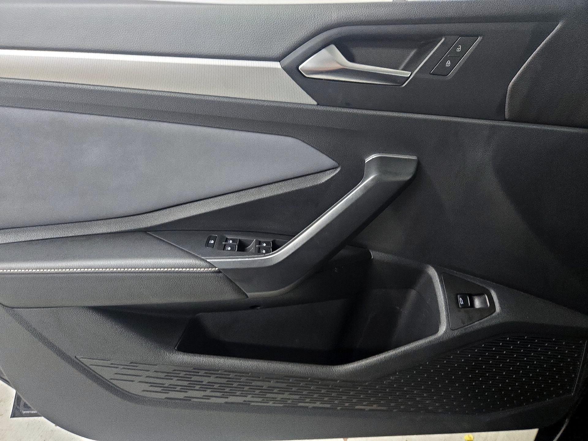 Thumbnail: 2025 Volkswagen Jetta - 12