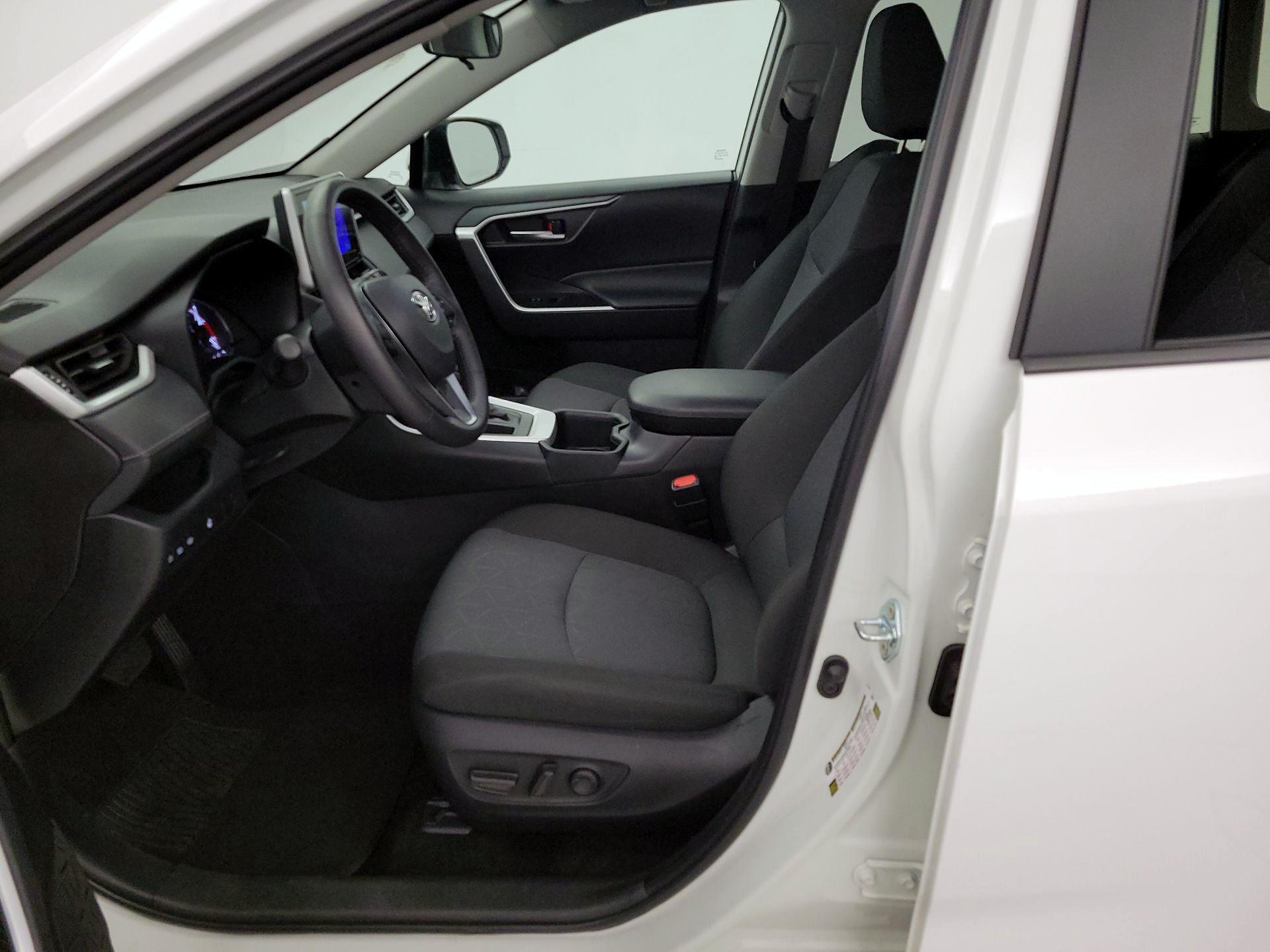 Thumbnail: 2025 Toyota RAV4 - 11