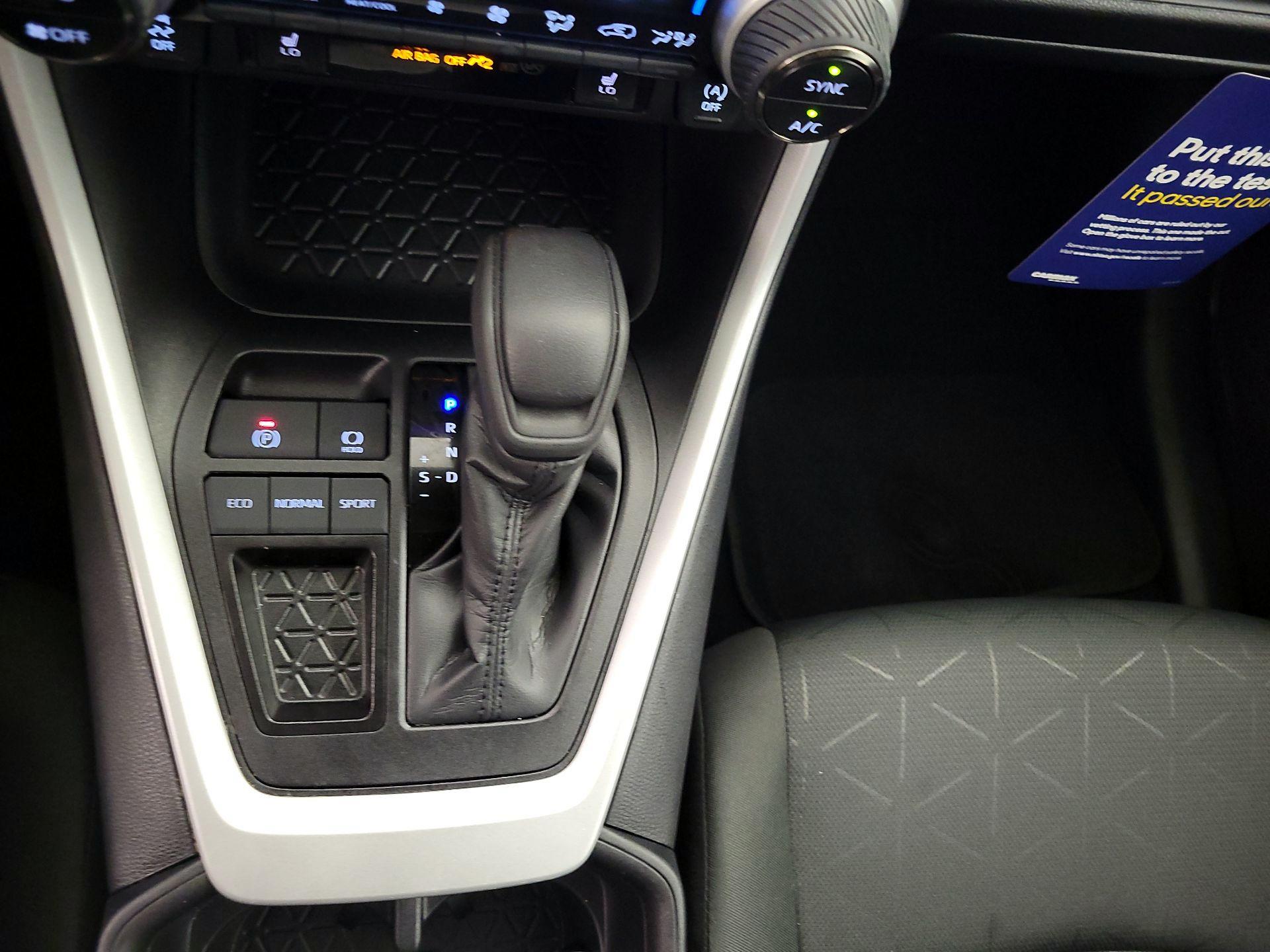 Thumbnail: 2025 Toyota RAV4 - 17