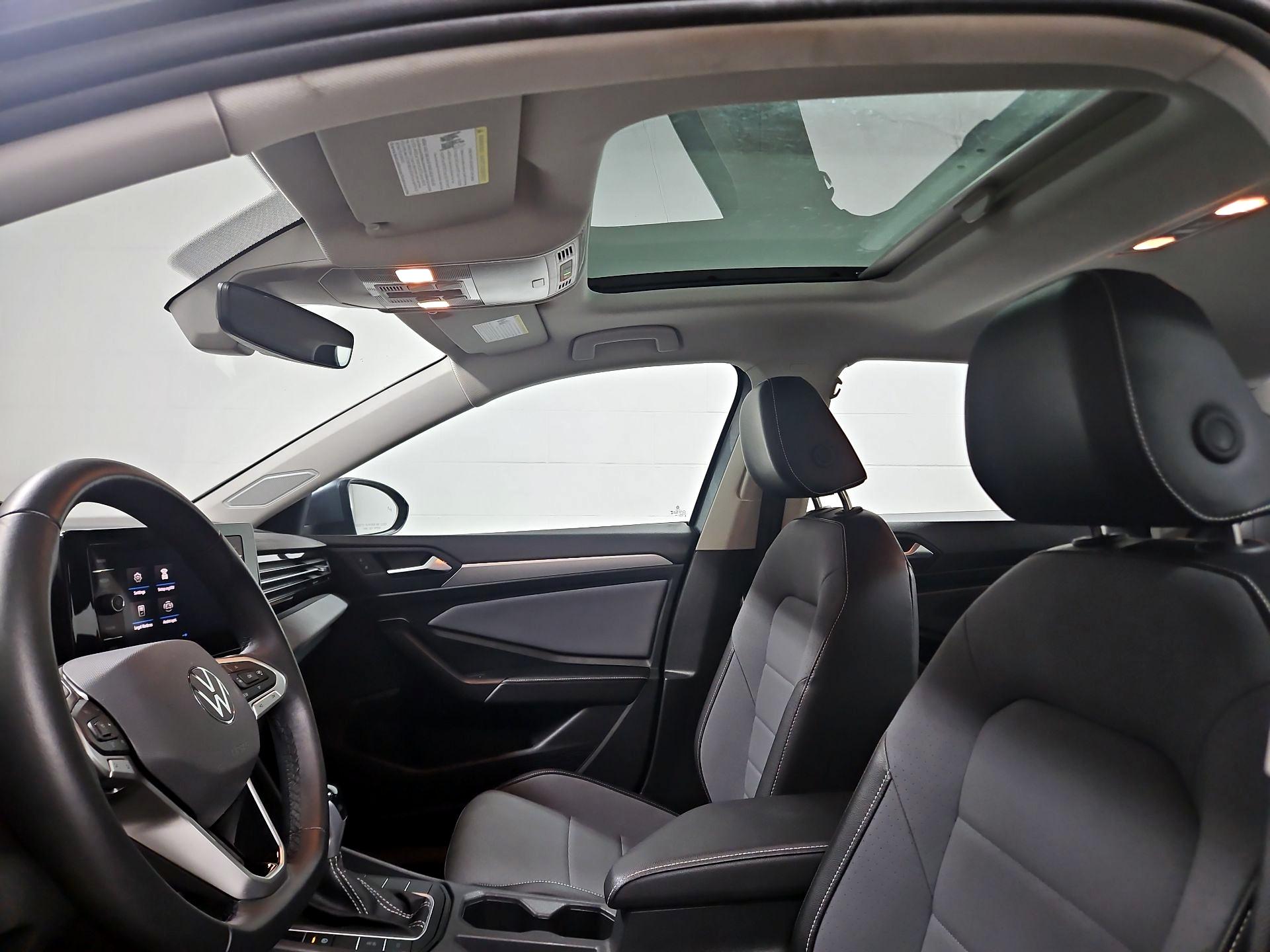 Thumbnail: 2025 Volkswagen Jetta - 19