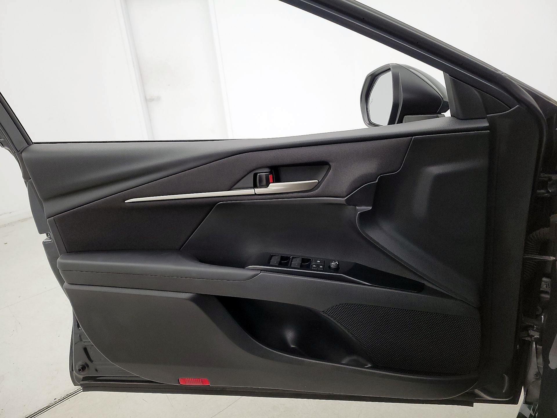 Thumbnail: 2025 Toyota Camry - 12