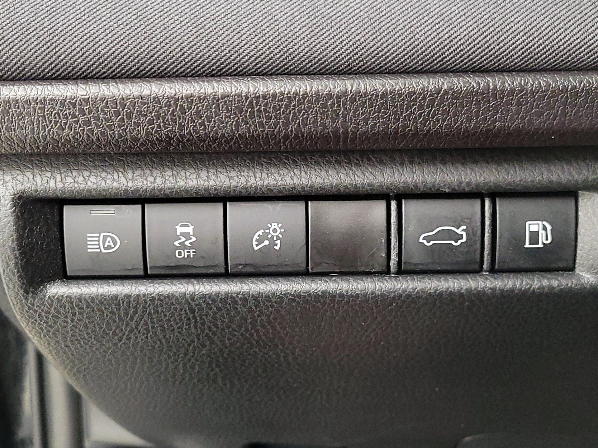 Thumbnail: 2025 Toyota Camry - 13