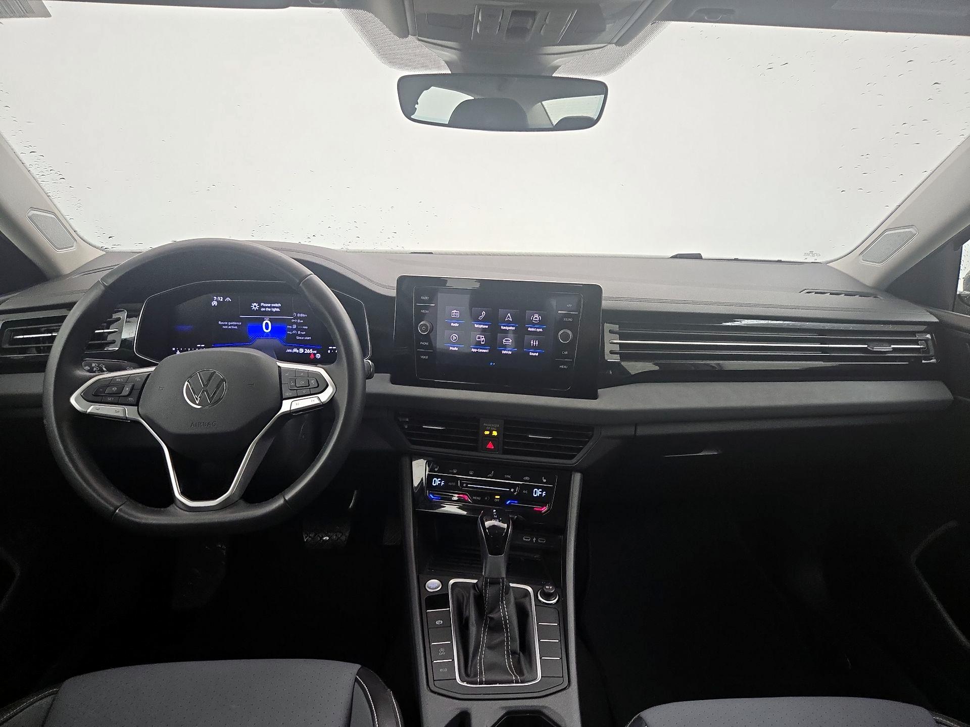 Thumbnail: 2025 Volkswagen Jetta - 9