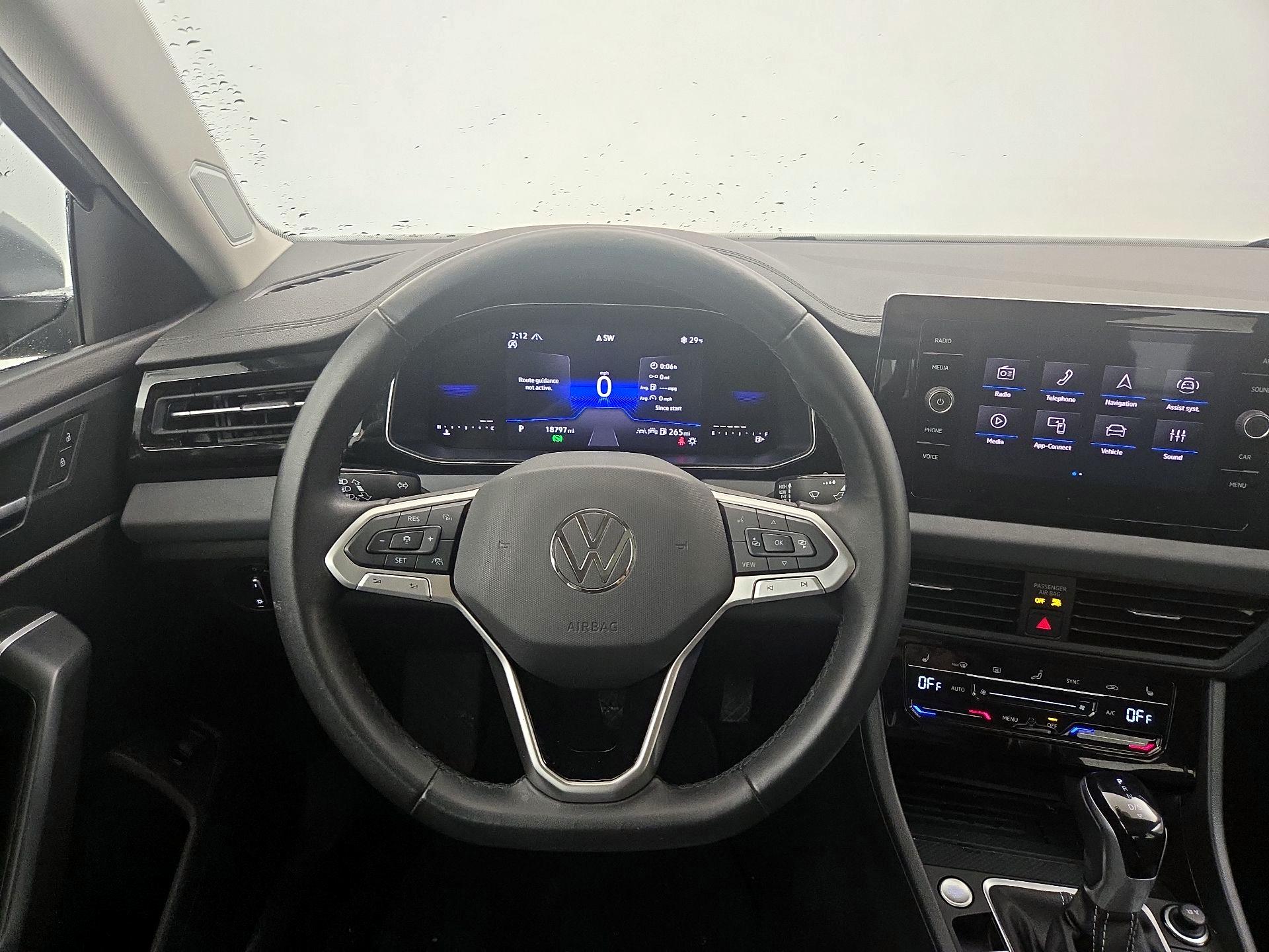 Thumbnail: 2025 Volkswagen Jetta - 10