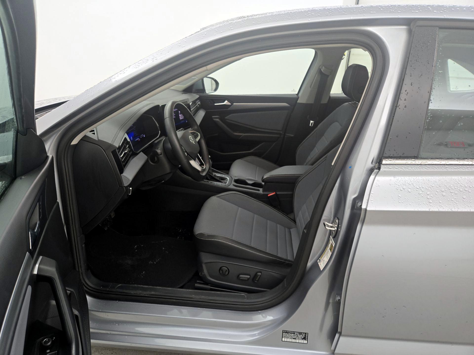 Thumbnail: 2025 Volkswagen Jetta - 11